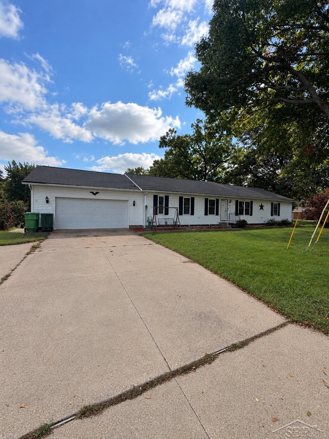 Photo 2 of Single family home for sale at 353 Wa Wee Nork Dr, Battle Creek, MI 49015 | MLS# 61050224187 | Listing updated on 2026-10-08