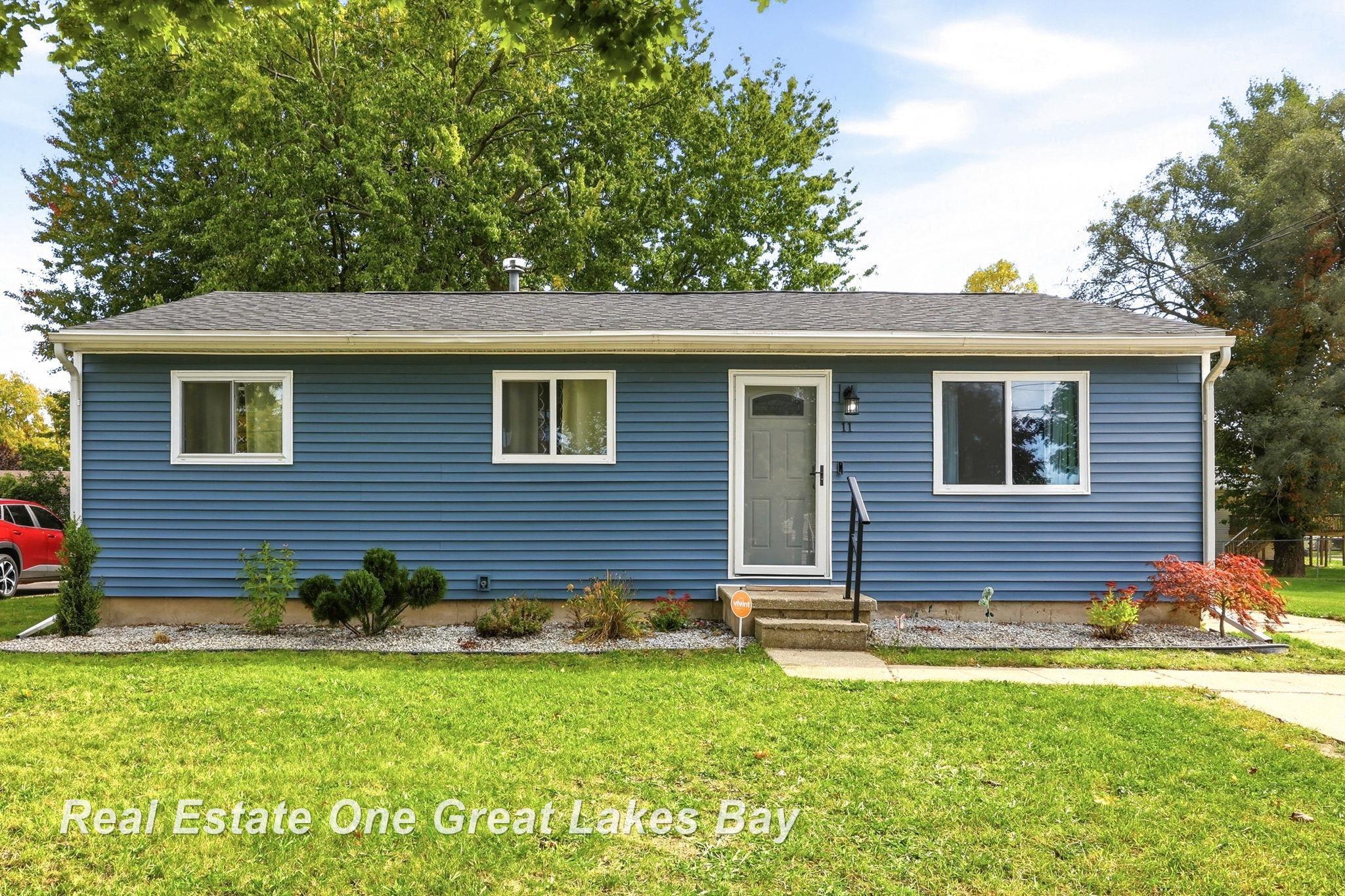Single family home for sale at 11 Woodward Dr, Saginaw, MI 48601 | MLS# 61050224192