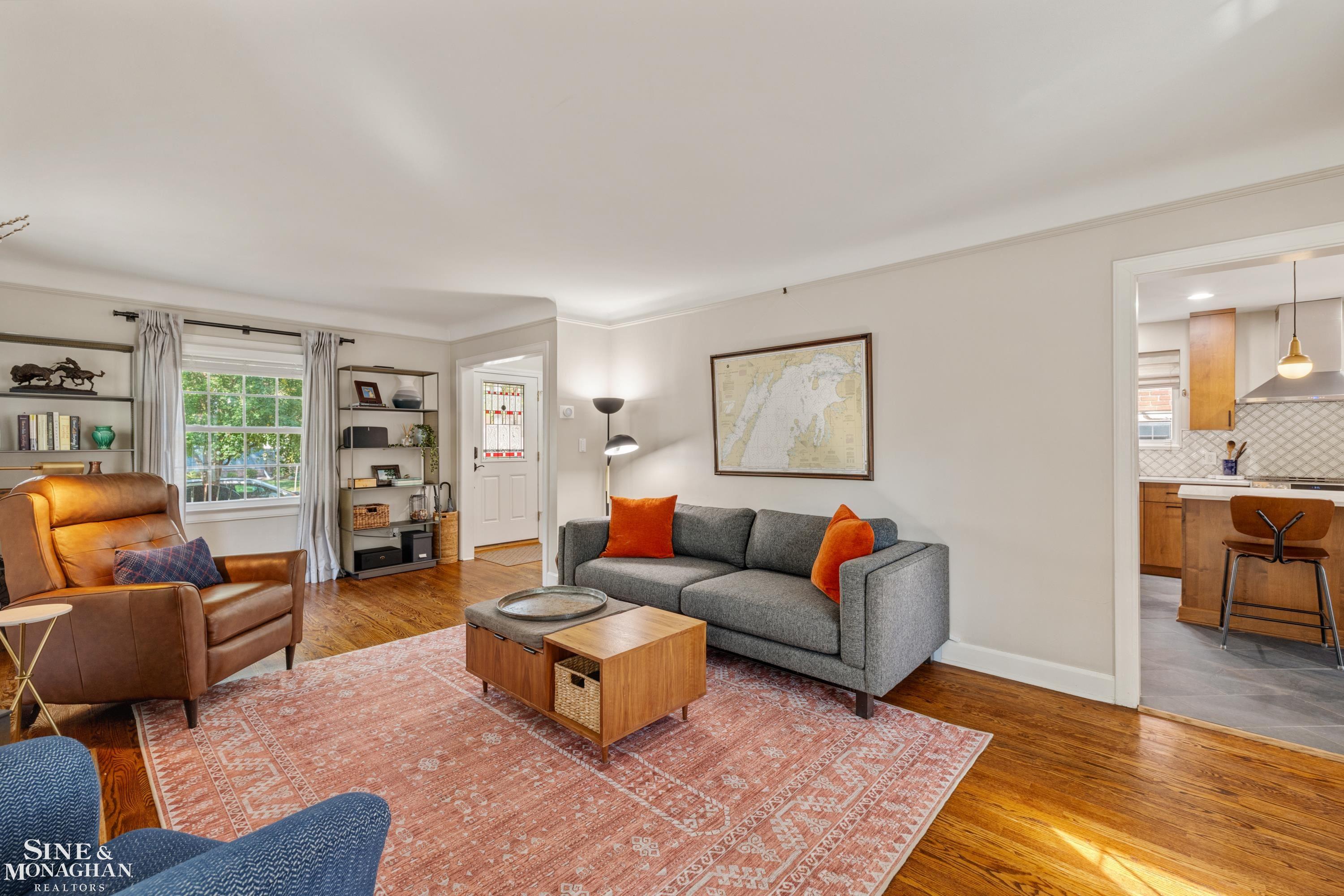 1819 Roseland