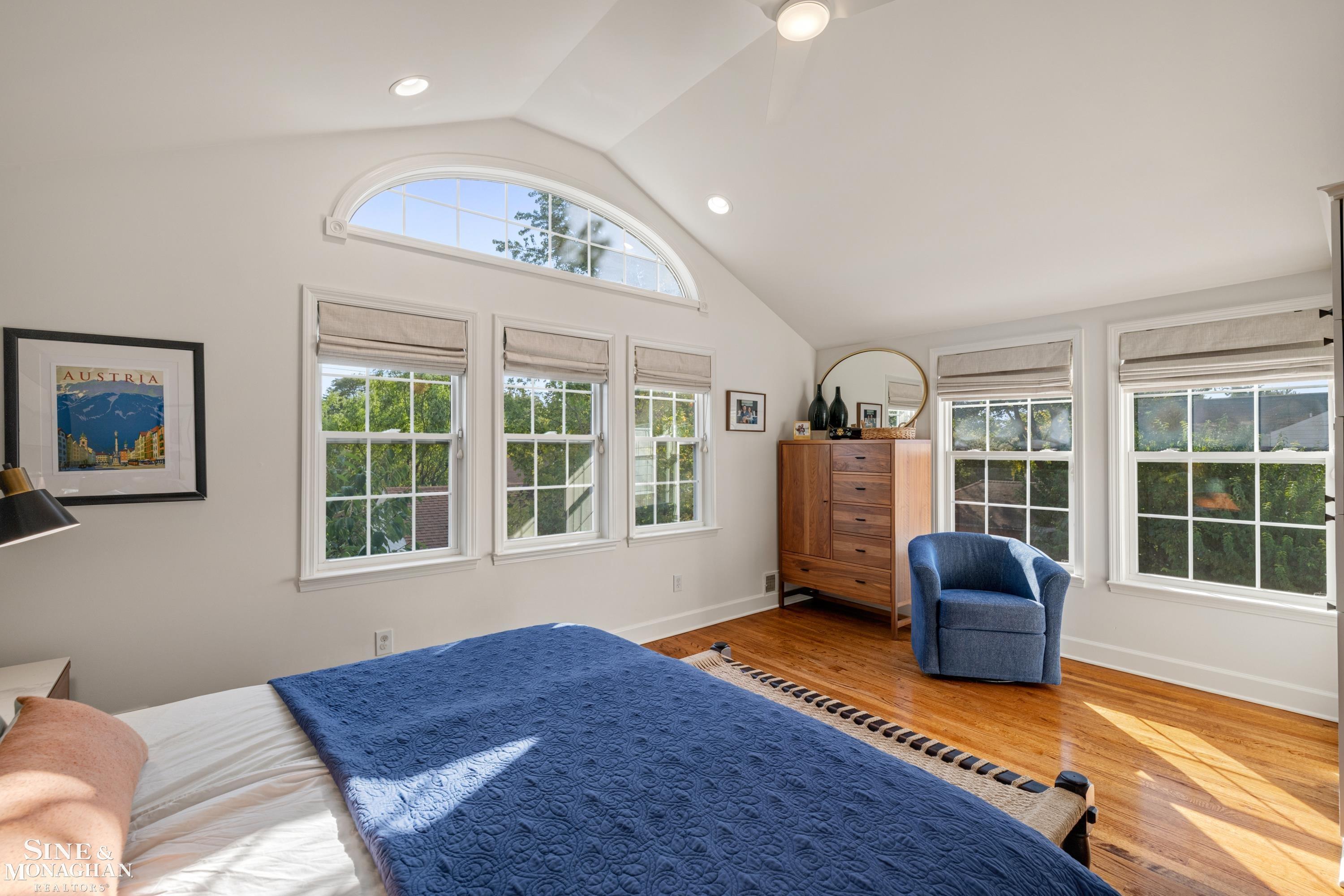 1819 Roseland