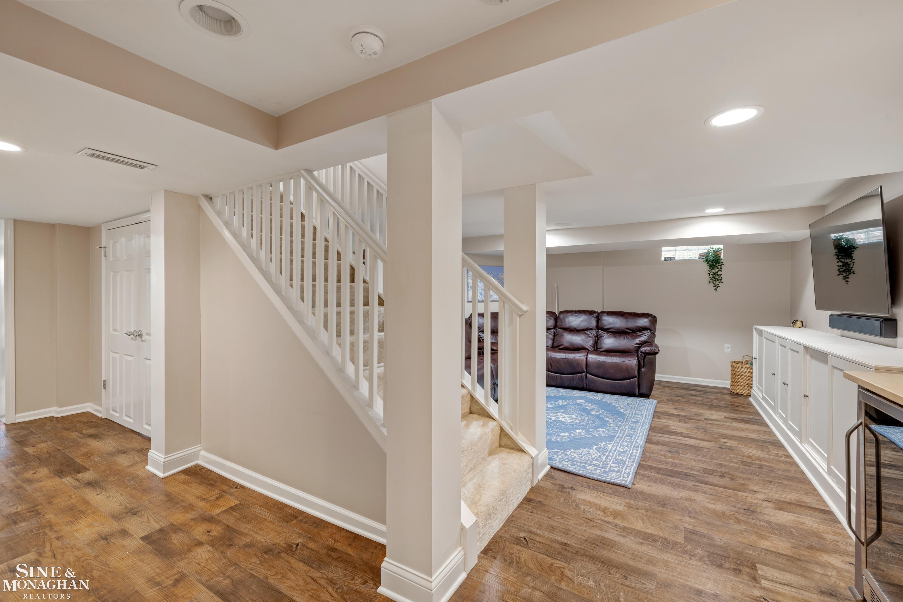 1819 Roseland