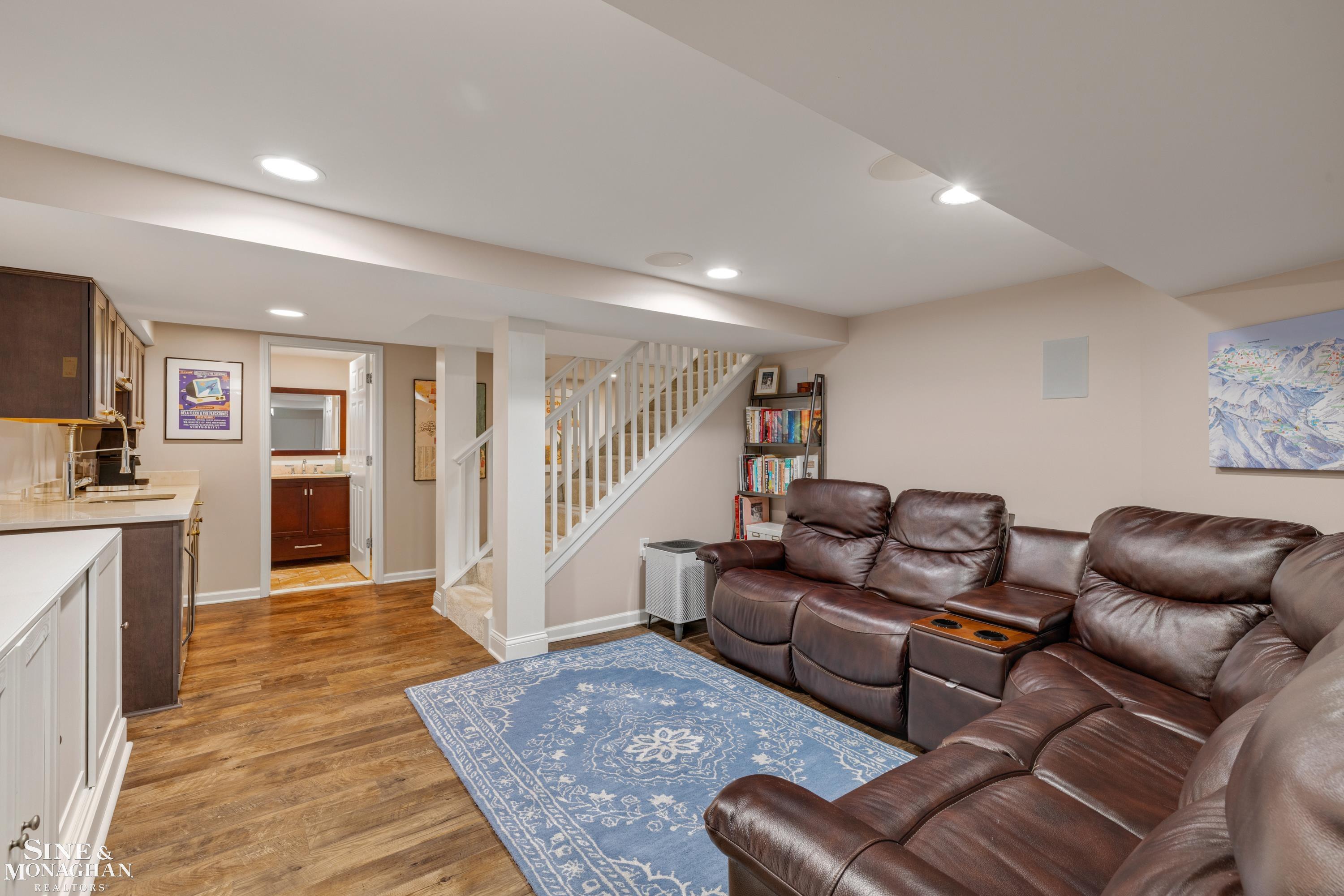 1819 Roseland