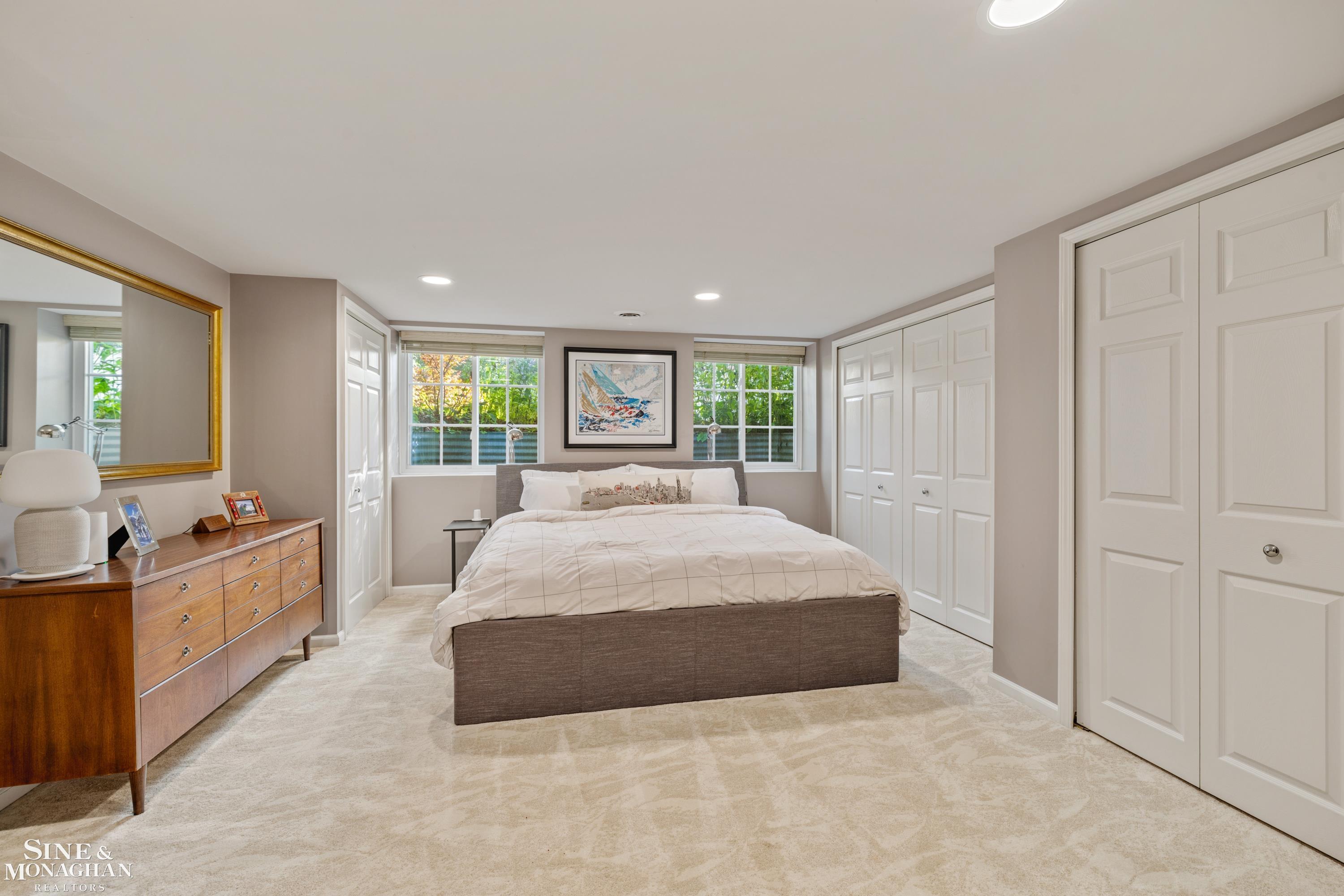 1819 Roseland