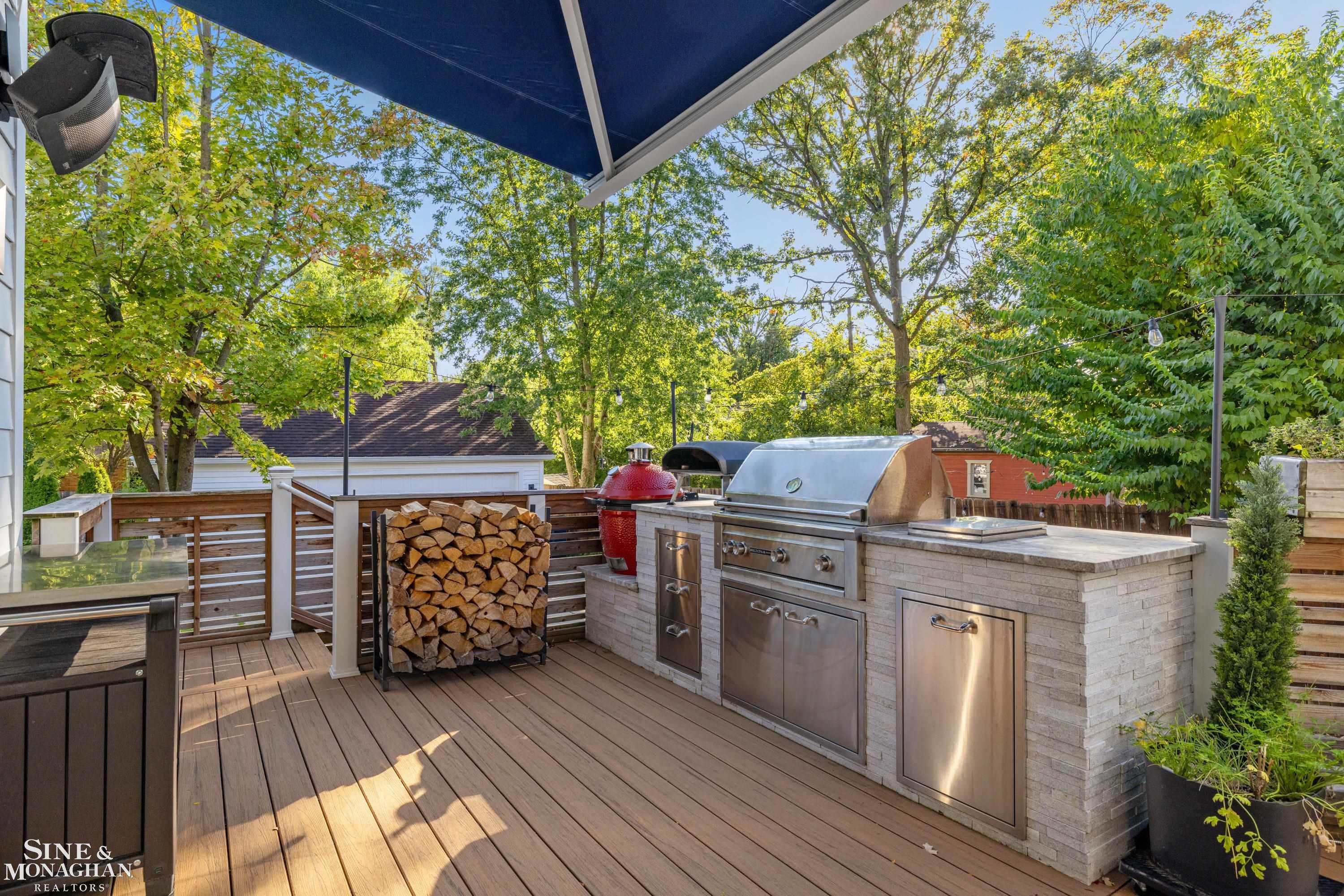 1819 Roseland