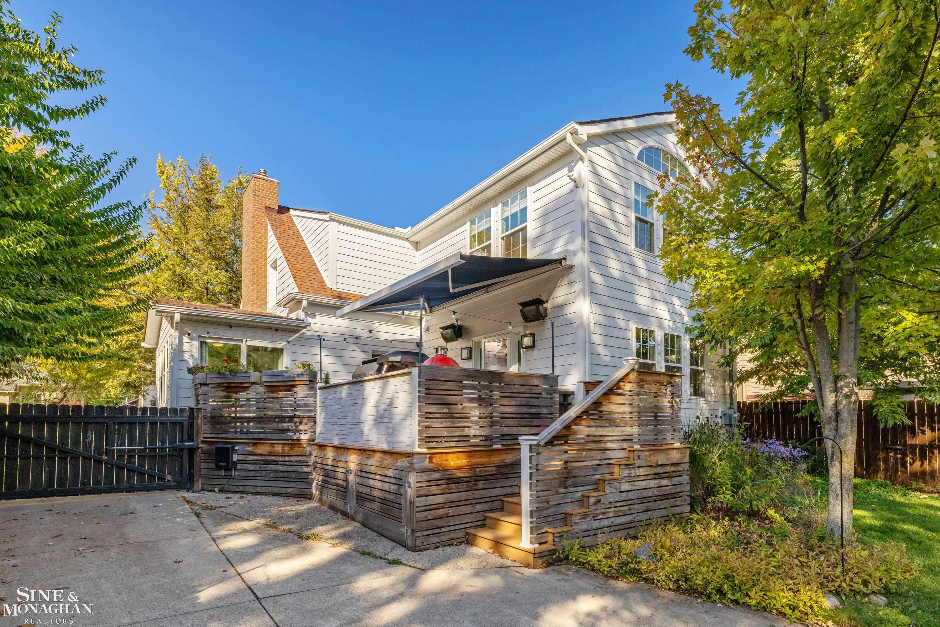1819 Roseland