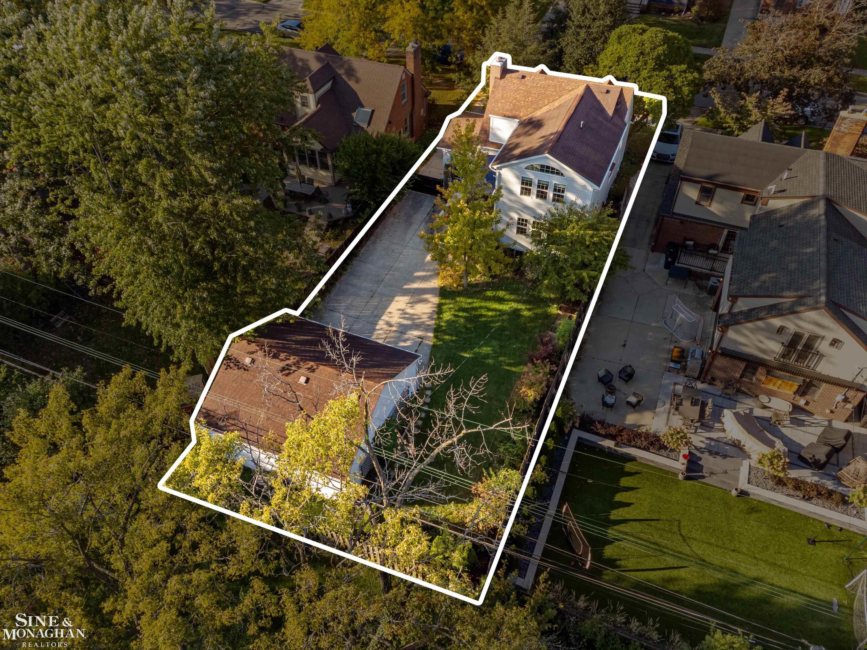 1819 Roseland