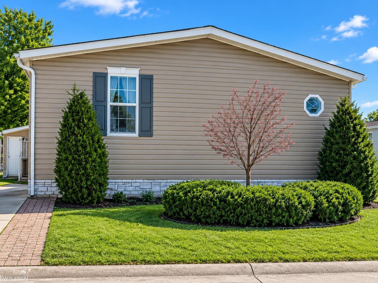 Photo 1 of Single family home for sale at 14560 Keswick Dr, Shelby Township, MI 48315 | MLS# 58050224194 | Listing updated on 2026-10-08