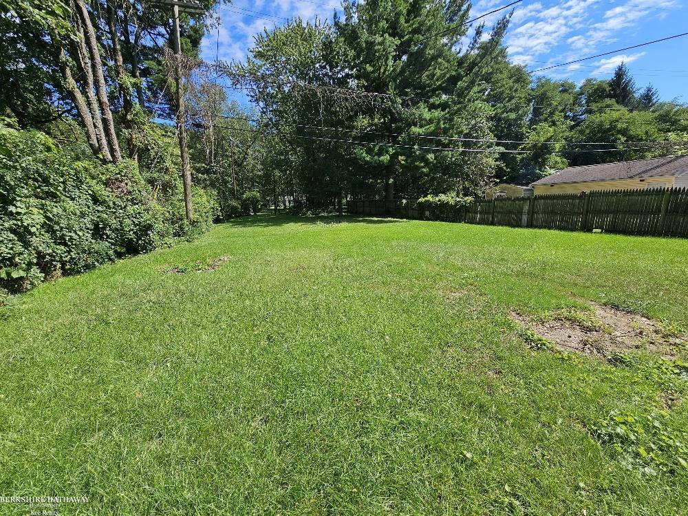 Photo 3 of Single family home for sale at 2146 Lee St, Algonac, MI 48001 | MLS# 58050224199 | Listing updated on 2026-10-08
