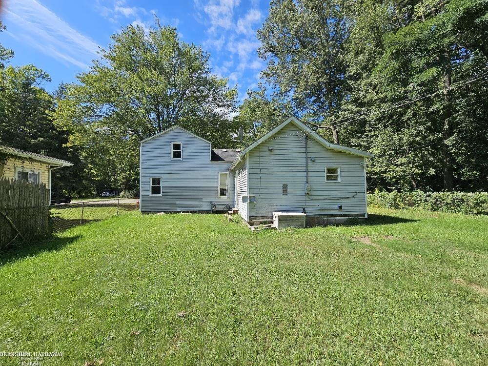 Photo 4 of Single family home for sale at 2146 Lee St, Algonac, MI 48001 | MLS# 58050224199 | Listing updated on 2026-10-08