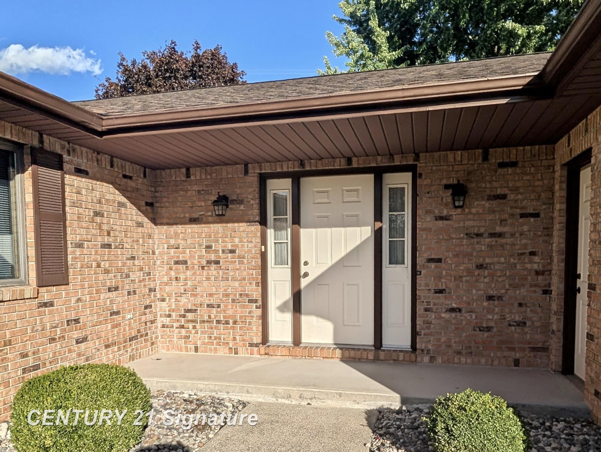 Photo 2 of Single family home for sale at 692 E Pilgrim Dr, Saginaw, MI 48638 | MLS# 61050224209 | Listing updated on 2026-10-08