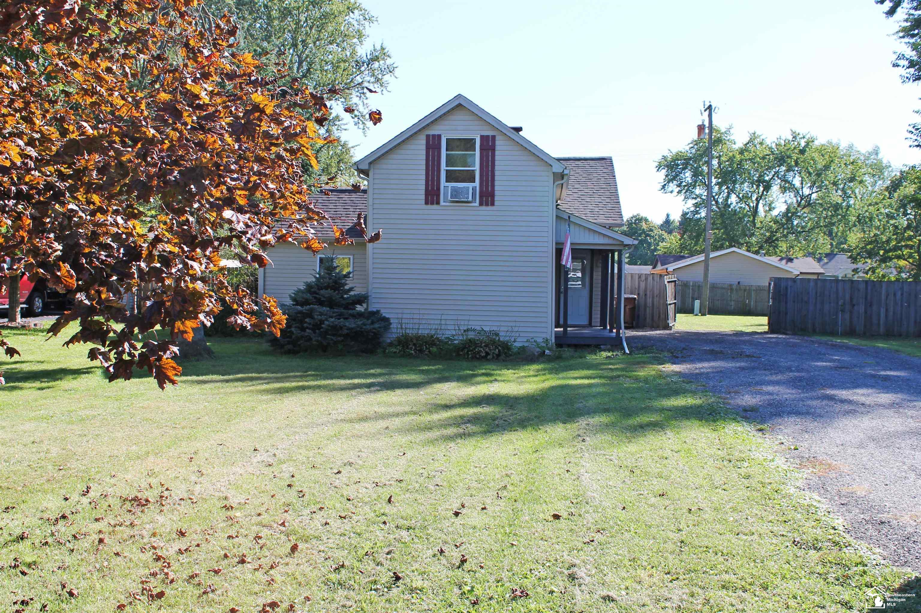 Photo 3 of Single family home for sale at 196 E Walnut Rd, Petersburg, MI 49270 | MLS# 57050224215 | Listing updated on 2026-10-08