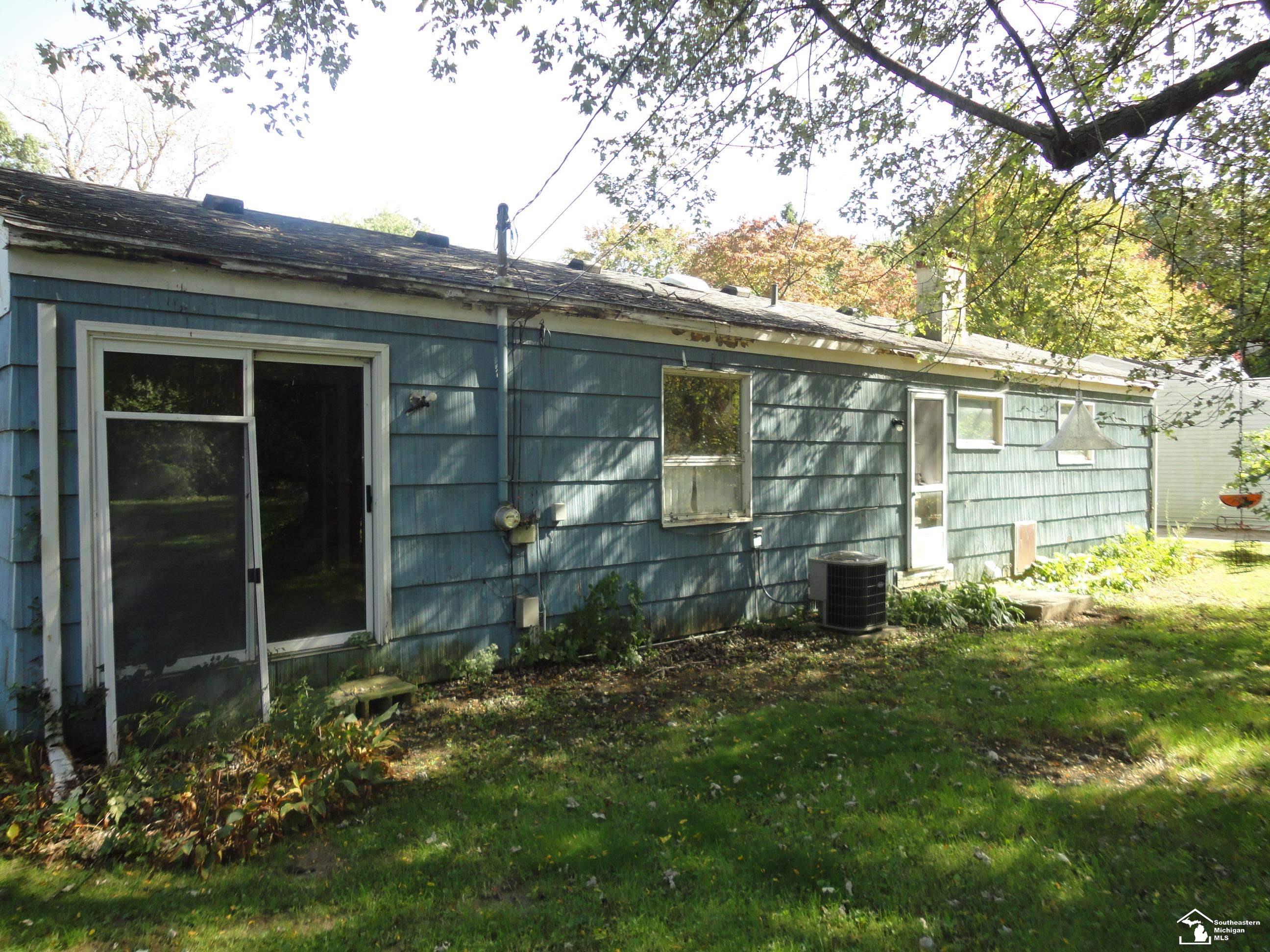 Photo 3 of Single family home for sale at 8579 Buerk Dr, Temperance, MI 48182 | MLS# 57050224219 | Listing updated on 2026-10-08