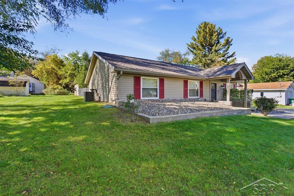 Photo 4 of Single family home for sale at 412 Lumm St, Gladwin, MI 48624 | MLS# 61050224240 | Listing updated on 2026-10-08