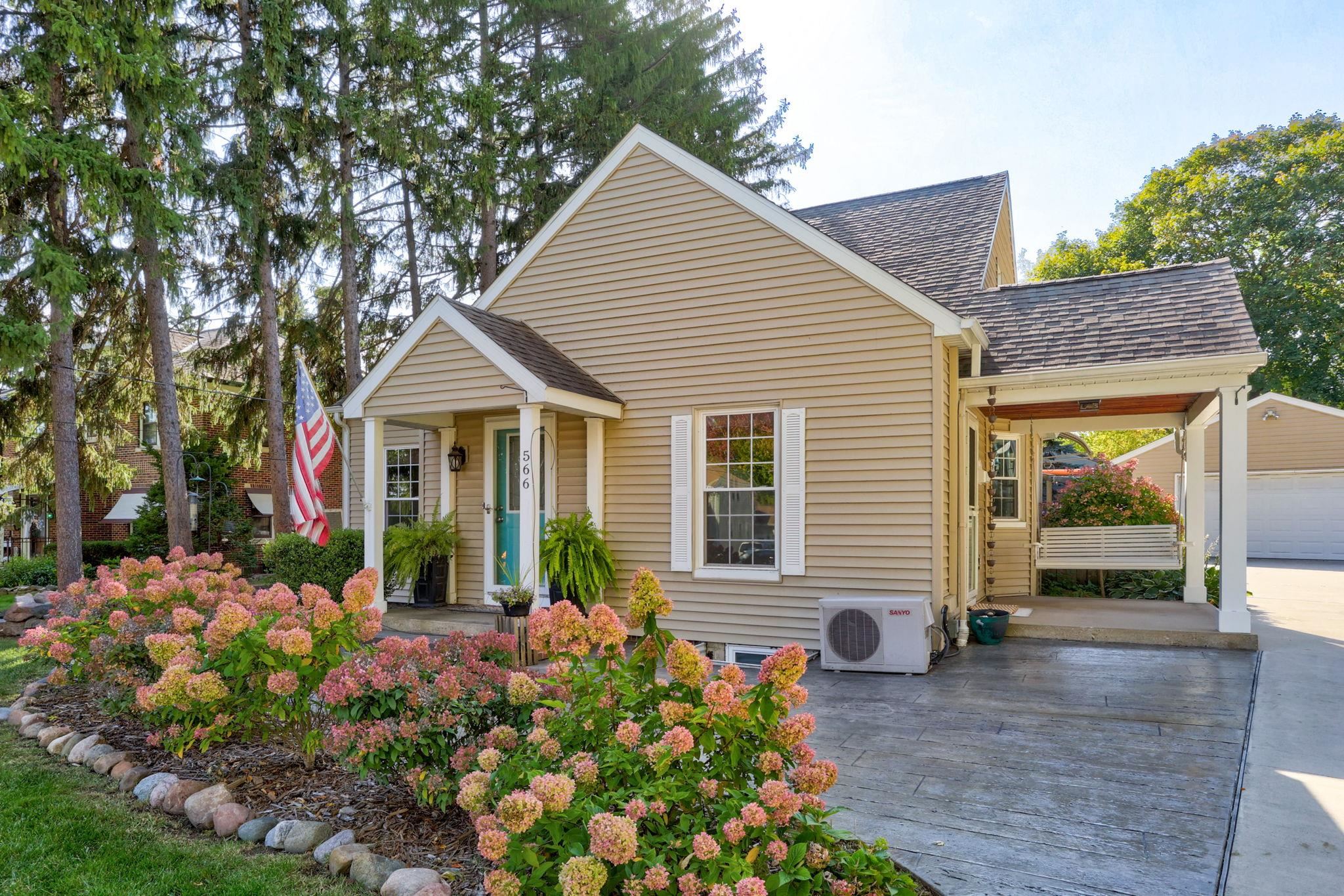 Photo 4 of Single family home for sale at 566 Cass St, Frankenmuth, MI 48734 | MLS# 61050224281 | Listing updated on 2026-10-08