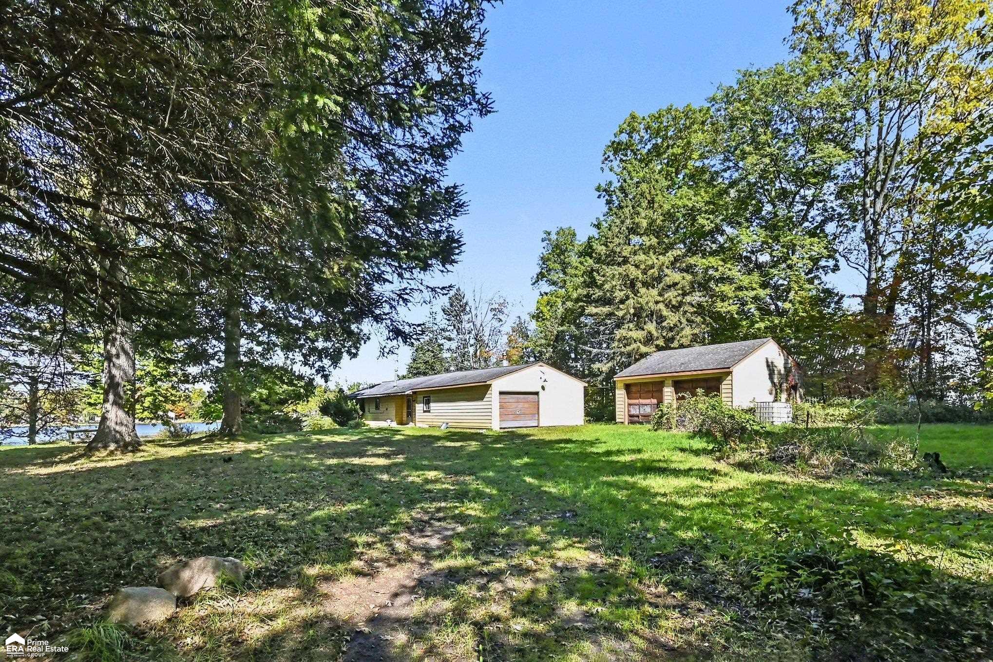 831 N Lake Pleasant Road photo 3