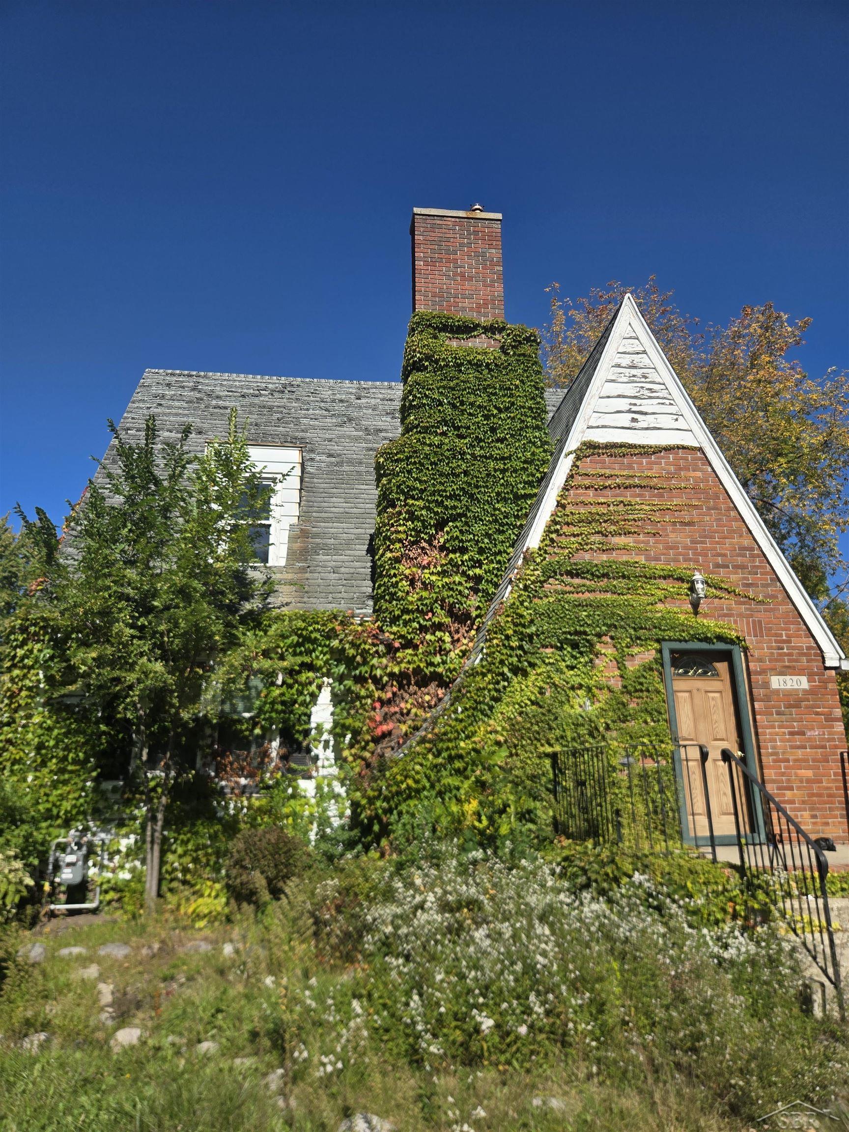 Single family home for sale at 1820 State St, Saginaw, MI 48602 | MLS# 61050224320