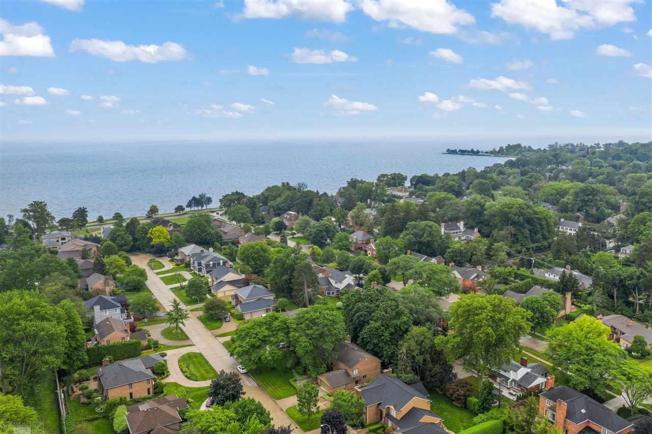 Photo 4 of Single family home for sale at 47 Fordcroft Rd, Grosse Pointe Shores, MI 48236 | MLS# 58050224592 | Listing updated on 2026-10-18