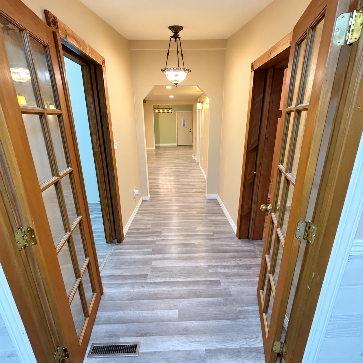 Photo 4 of Sale Pending at 760 Bay Rd, Bay City, MI 48706 | MLS# 50224822 | Listing updated on 2026-10-18