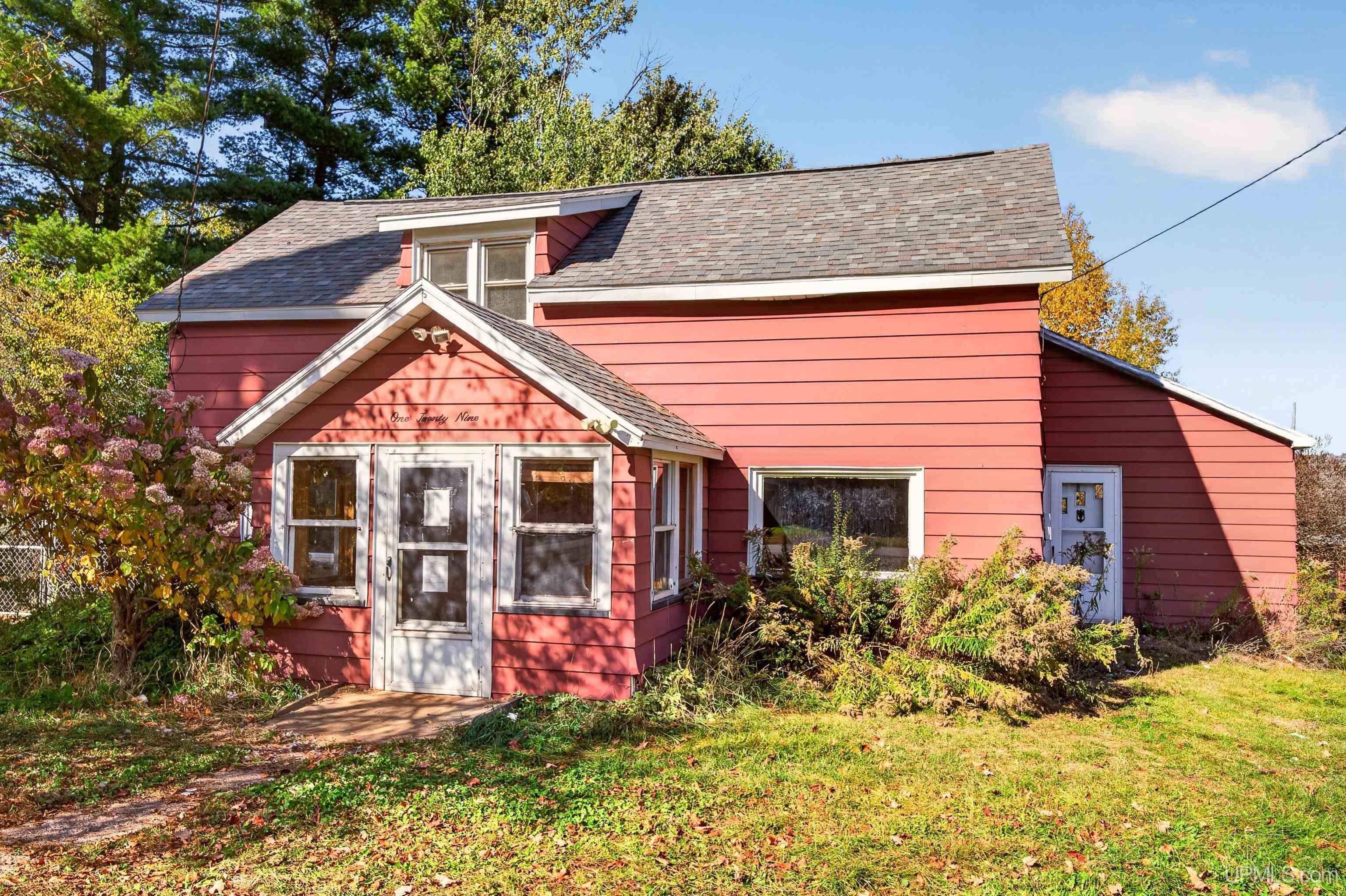 Photo 1 of Sale Pending at 129 Davis St, Ishpeming, MI 49849 | MLS# 50224838 | Listing updated on 2026-10-16