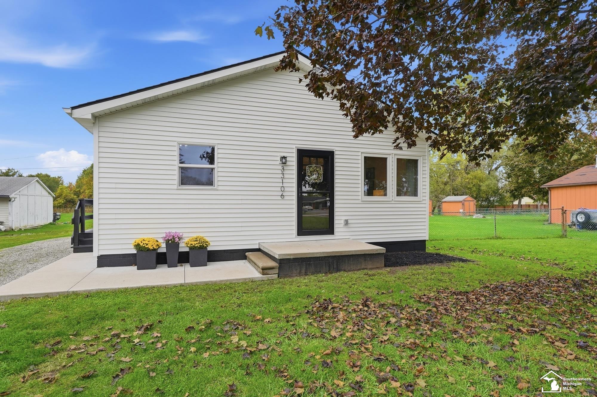 Photo 3 of Single family home for sale at 33106 W Jefferson Ave, Rockwood, MI 48173 | MLS# 57050224938 | Listing updated on 2026-10-19