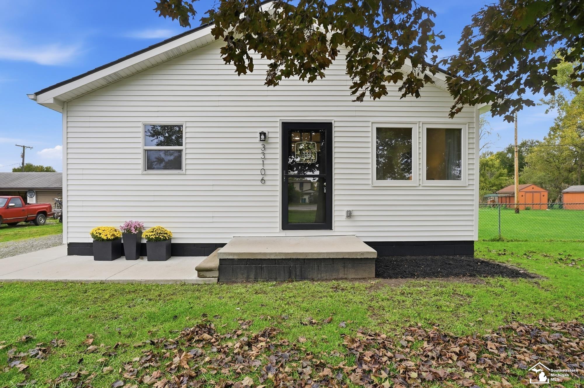 Photo 3 of Single family home for sale at 33106 W Jefferson Ave, Rockwood, MI 48173 | MLS# 57050224938 | Listing updated on 2026-10-19