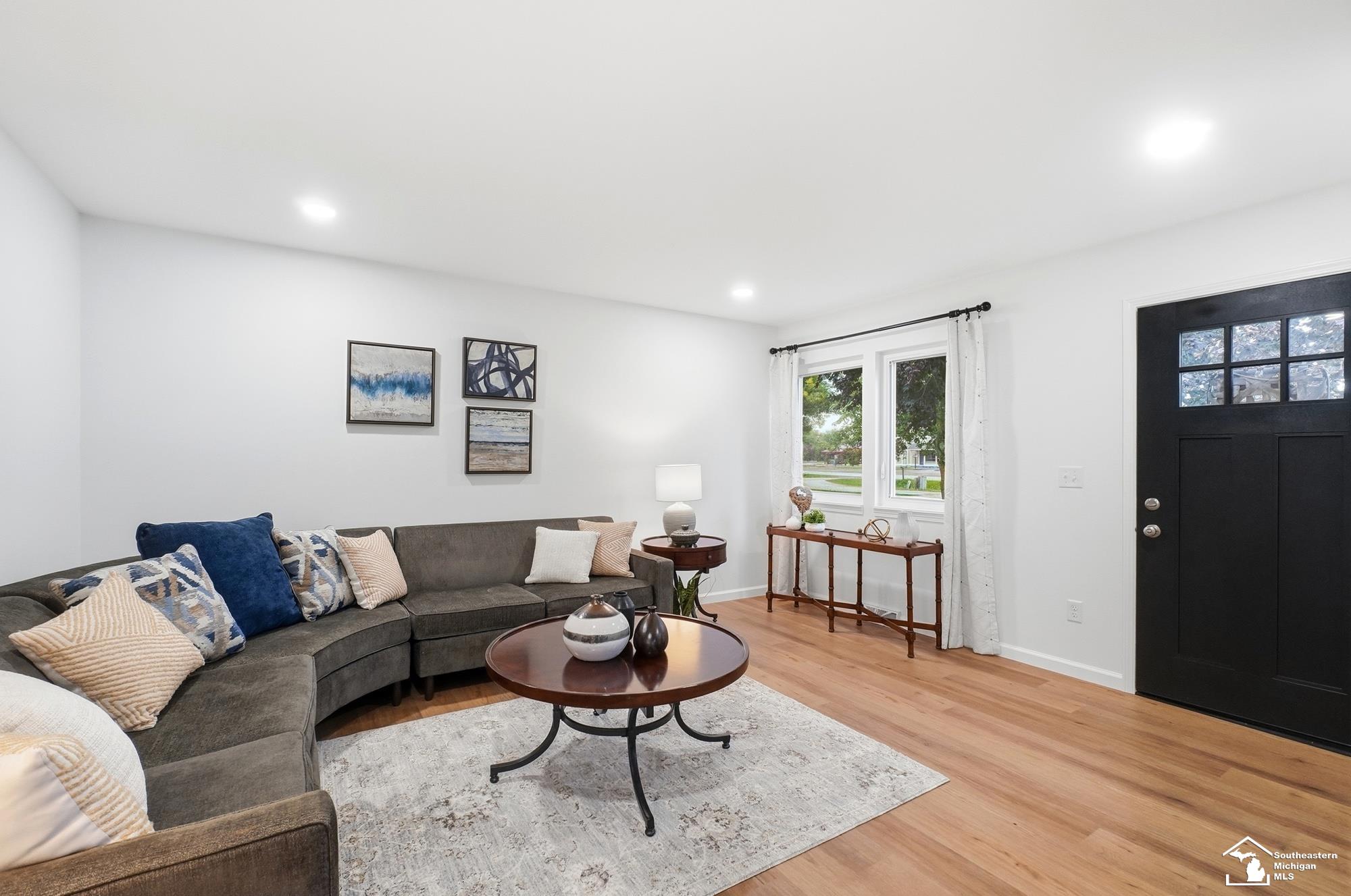 Photo 4 of Single family home for sale at 33106 W Jefferson Ave, Rockwood, MI 48173 | MLS# 57050224938 | Listing updated on 2026-10-19