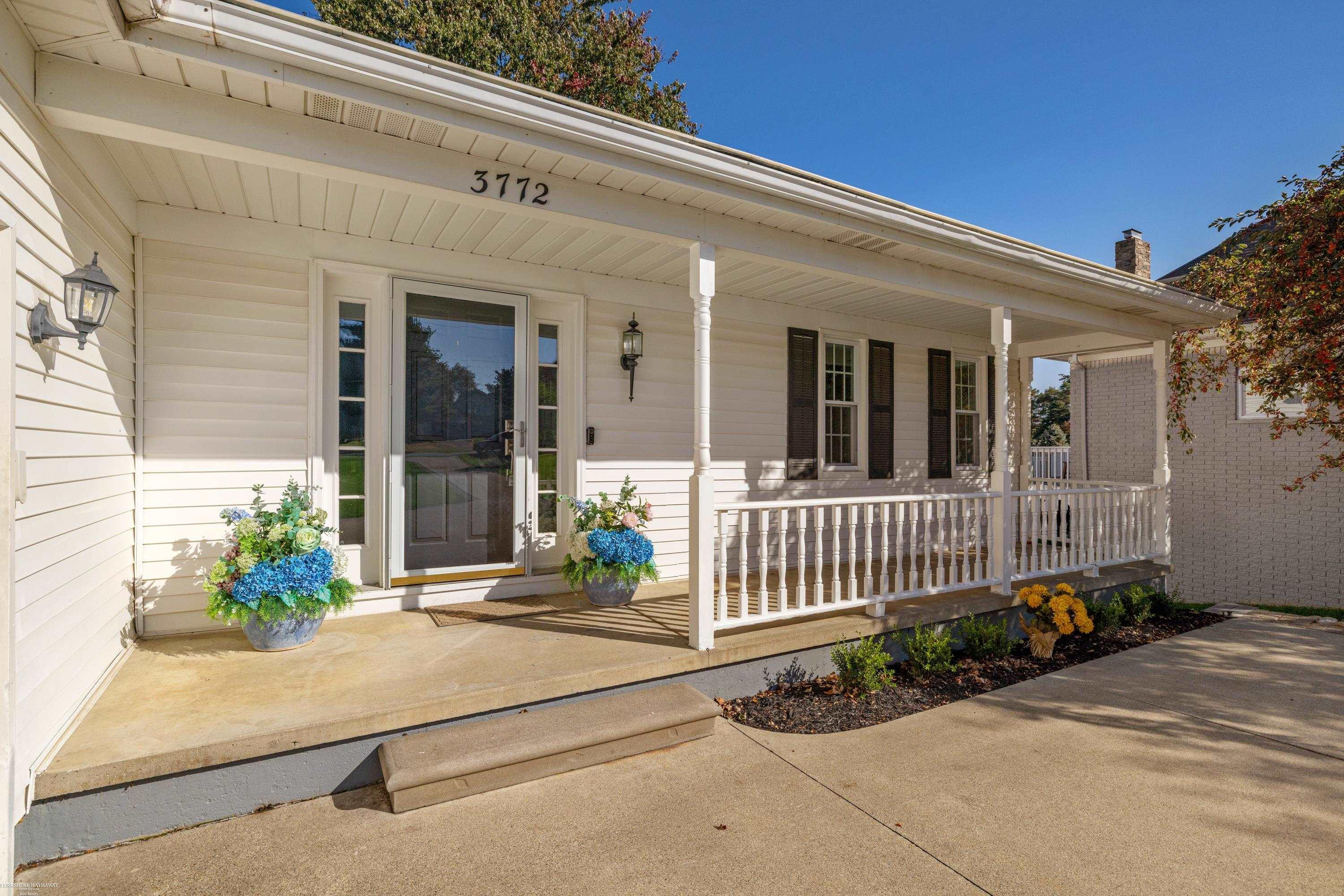 3772 Woodland Drive photo 2