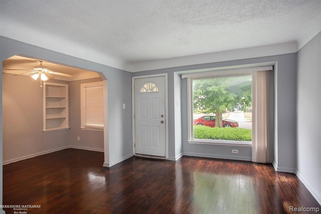 Photo 2 of Single family home for sale at 12021 Heyden St, Detroit, MI 48228 | MLS# 50225121 | Listing updated on 2026-10-20