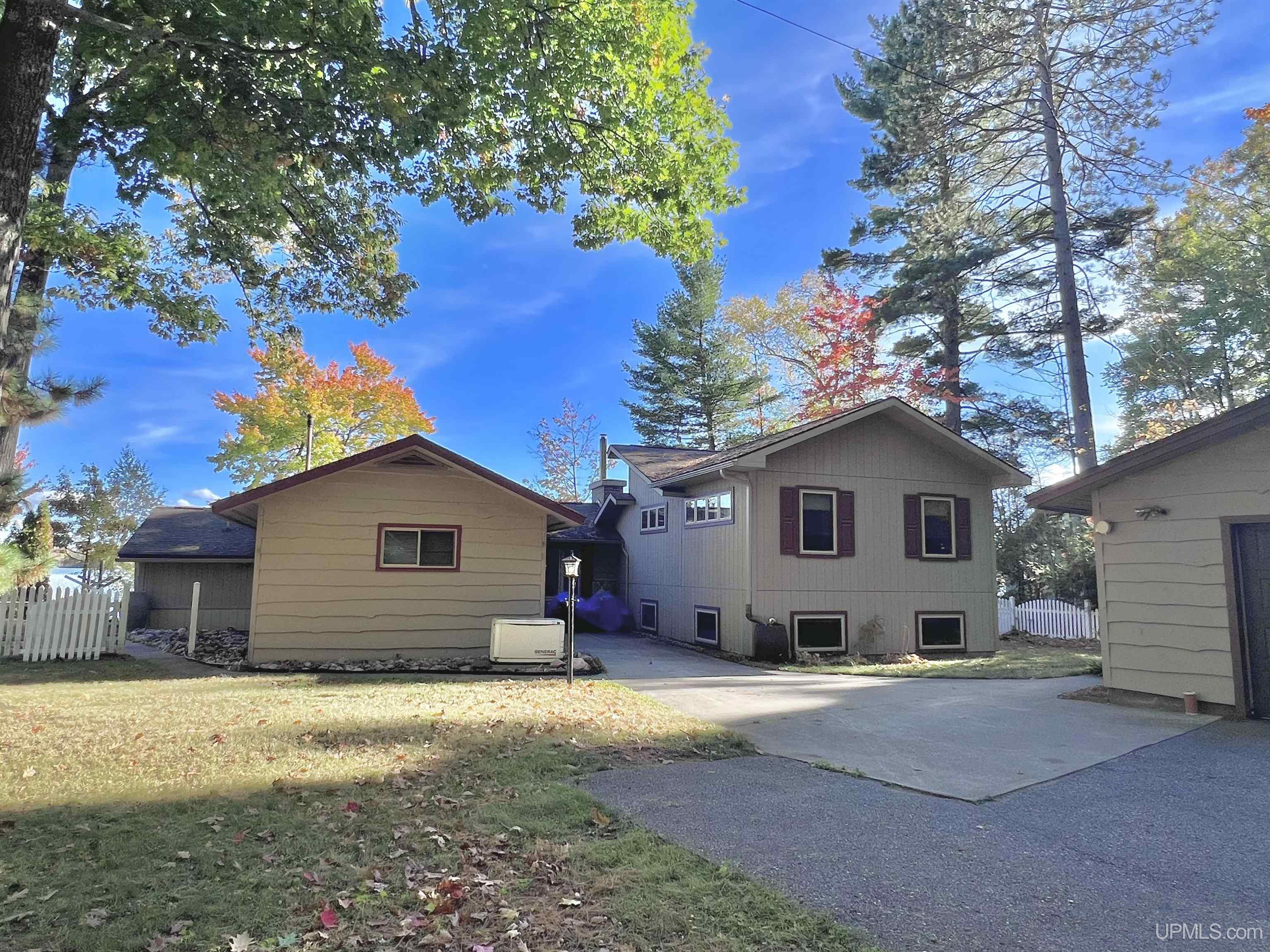 Photo 3 of Single family home for sale at 106 N Froney Dr, Little Lake, MI 49833 | MLS# 50225236 | Listing updated on 2026-10-21