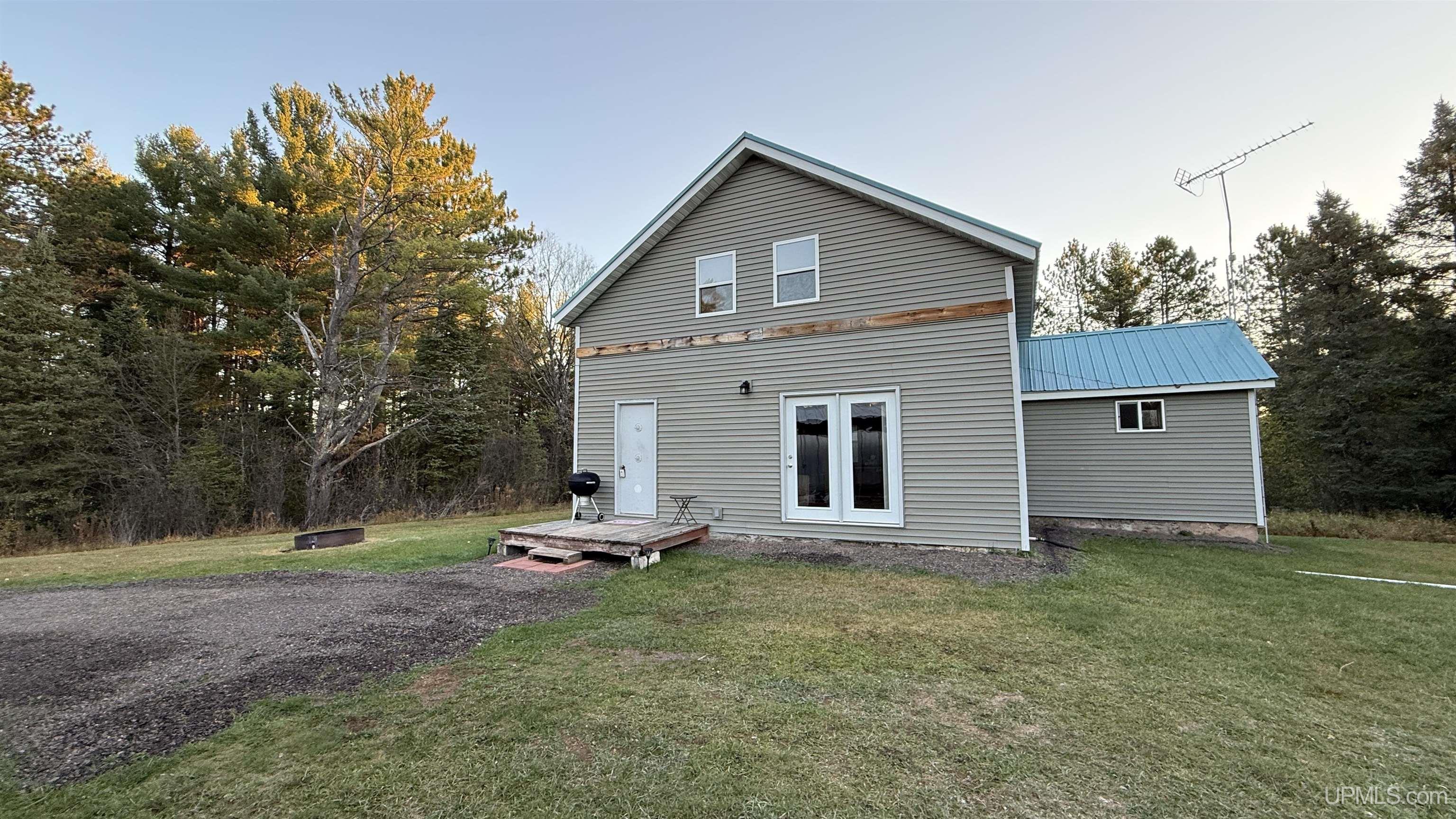 Photo 3 of Single family home for sale at 4539 W Center Dr, Hurley, WI 54534 | MLS# 50225257 | Listing updated on 2026-10-22