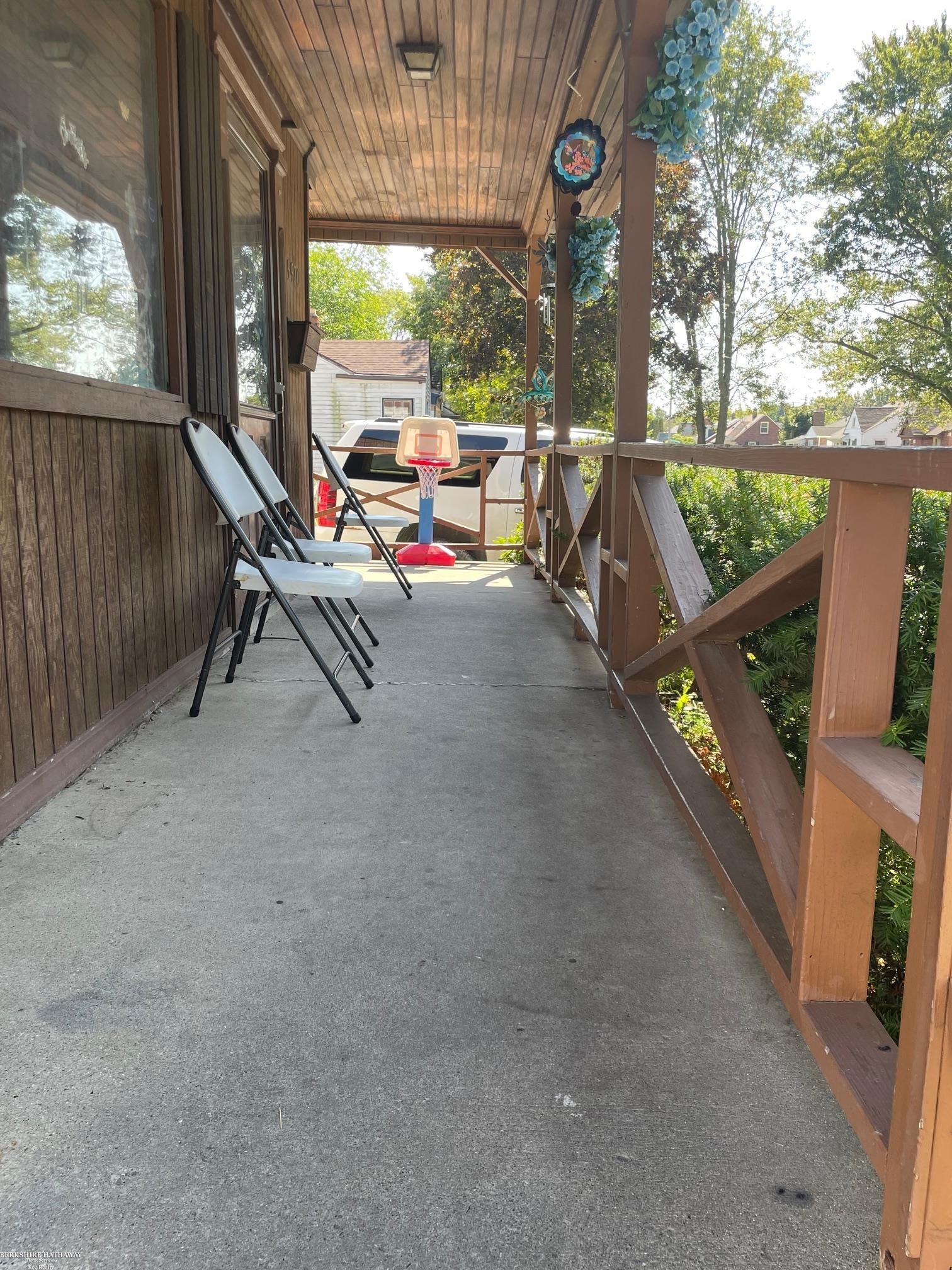 Photo 3 of Single family home for sale at 5570 Farmbrook St, Detroit, MI 48224 | MLS# 58050225267 | Listing updated on 2026-10-19