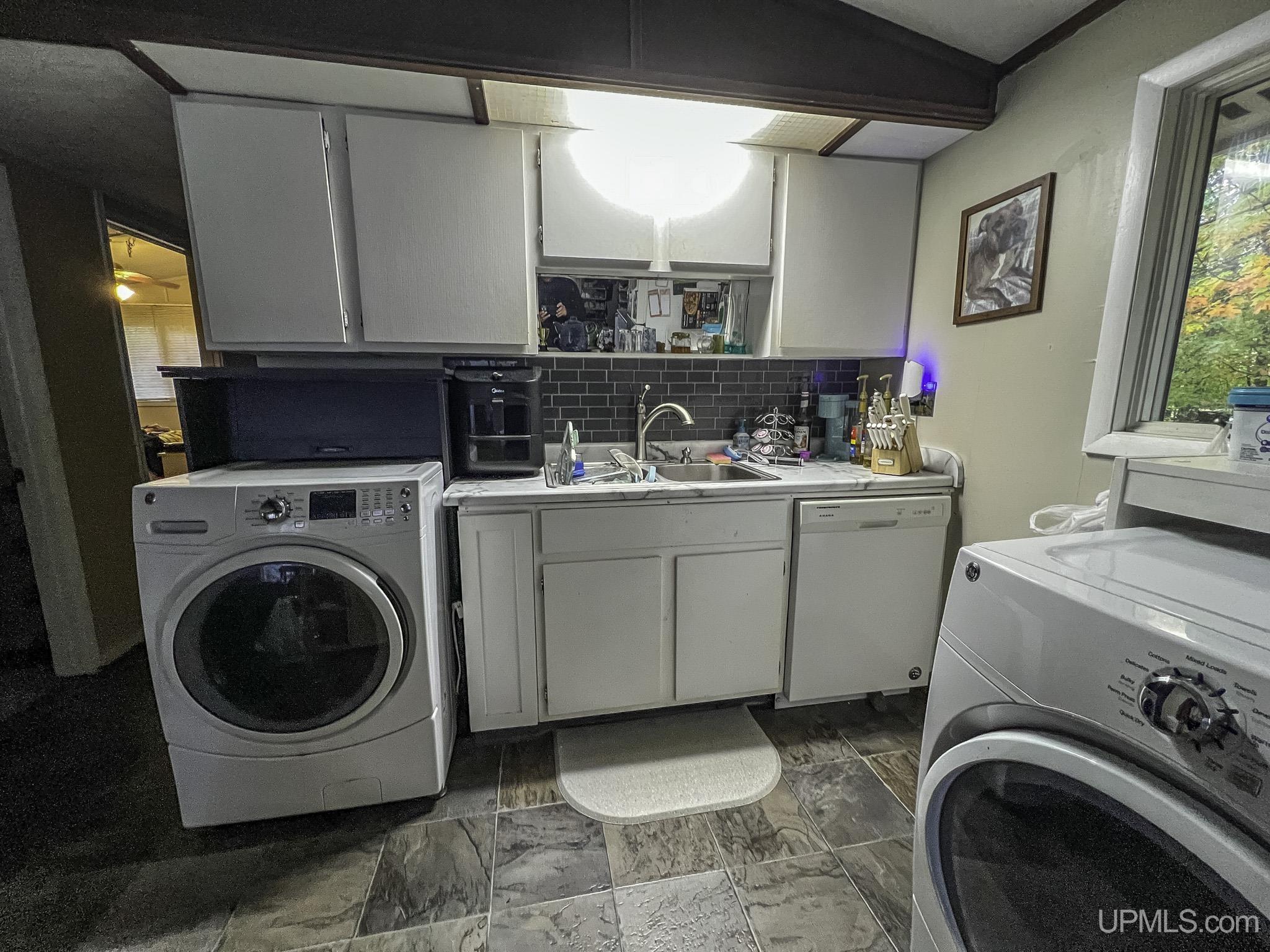 Photo 3 of Single family home for sale at 706 Wright St, Marquette, MI 49855 | MLS# 50225282 | Listing updated on 2026-10-21