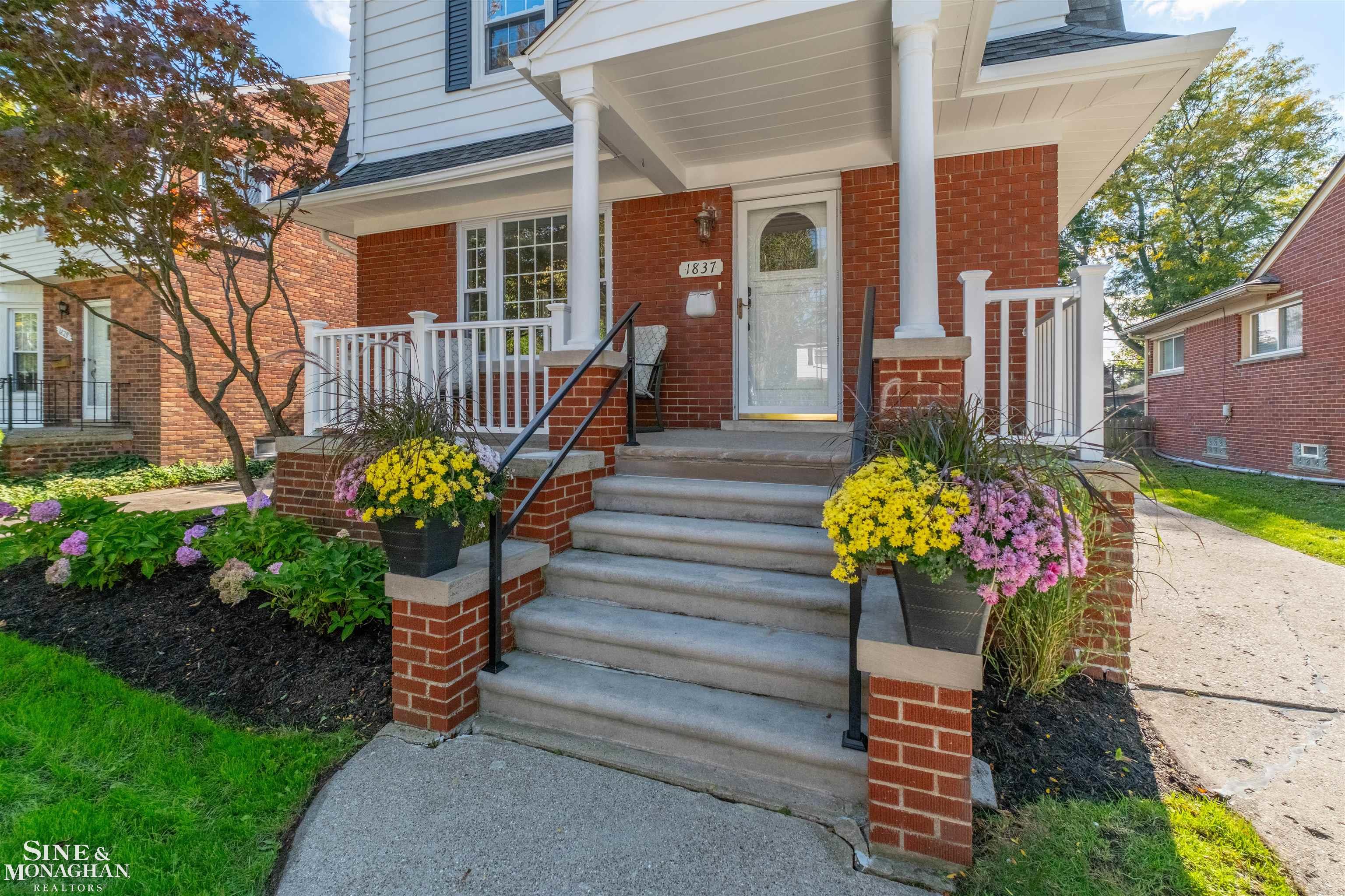 Photo 2 of Single family home for sale at 1837 Brys Dr, Grosse Pointe Woods, MI 48236 | MLS# 58050225303 | Listing updated on 2026-10-19