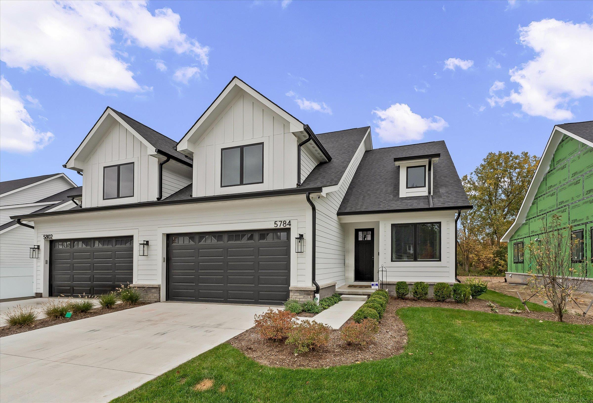 Listing Photo 1 - Condo for sale in 5784 Hts Dr located at 5784 Hts Dr, Sterling Heights, MI 48314 - Unit #UNIT 15 / BUILDING 8