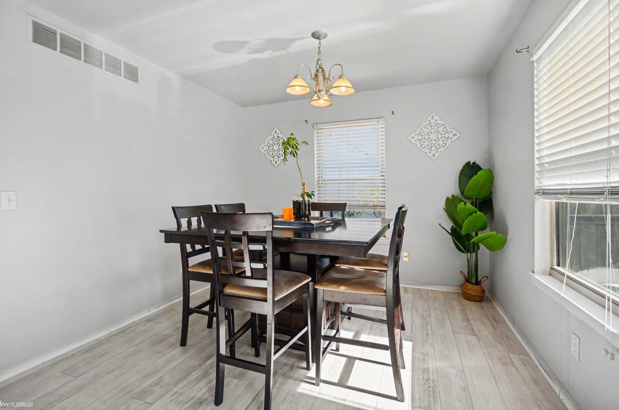 Photo 4 of Single family home for sale at 17786 Common Rd, Roseville, MI 48066 | MLS# 50225338 | Listing updated on 2026-10-20