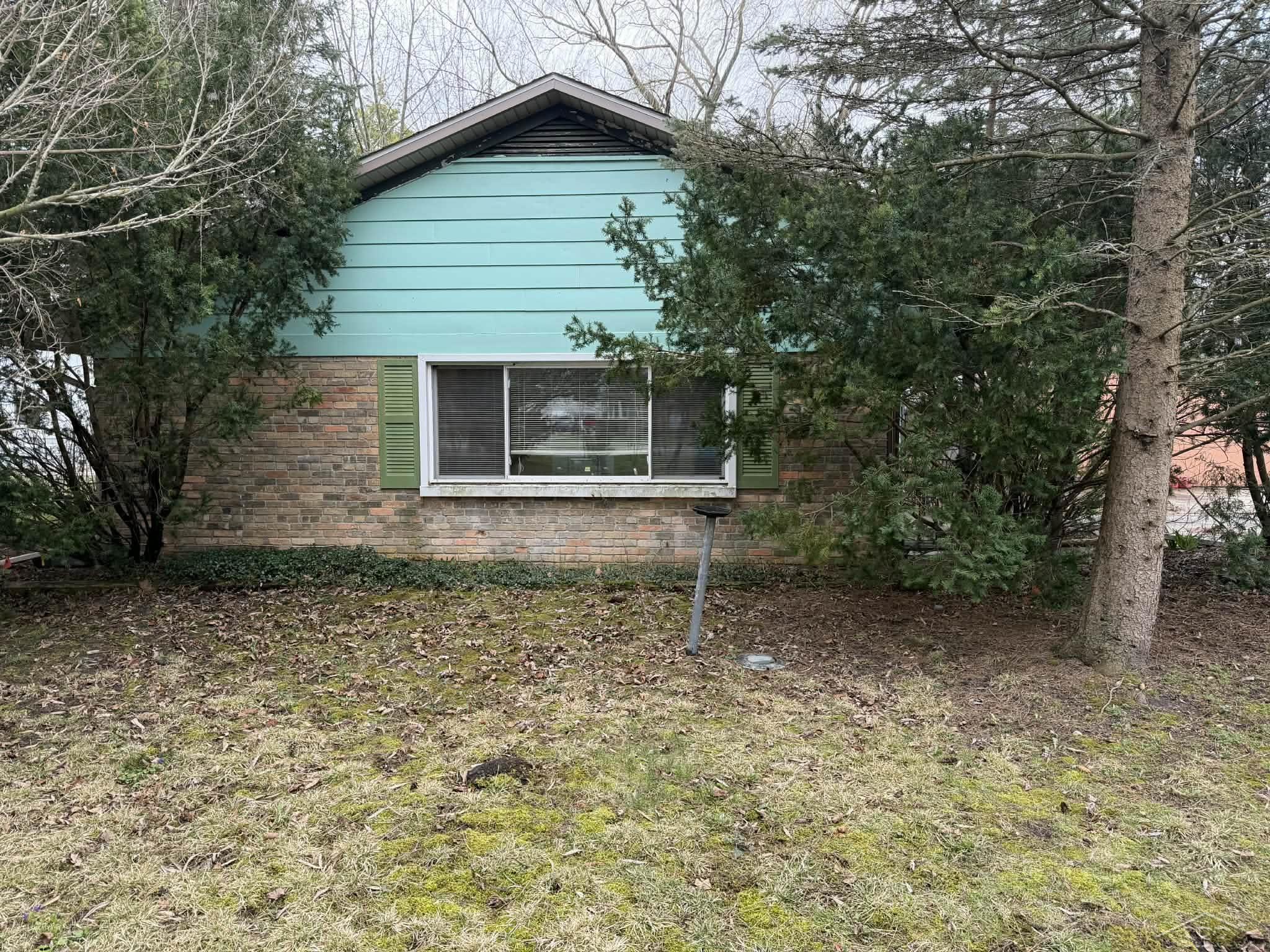 Photo 1 of Sale Pending at 2060 Cass Ave, Bay City, MI 48708 | MLS# 61050225339 | Listing updated on 2026-10-19