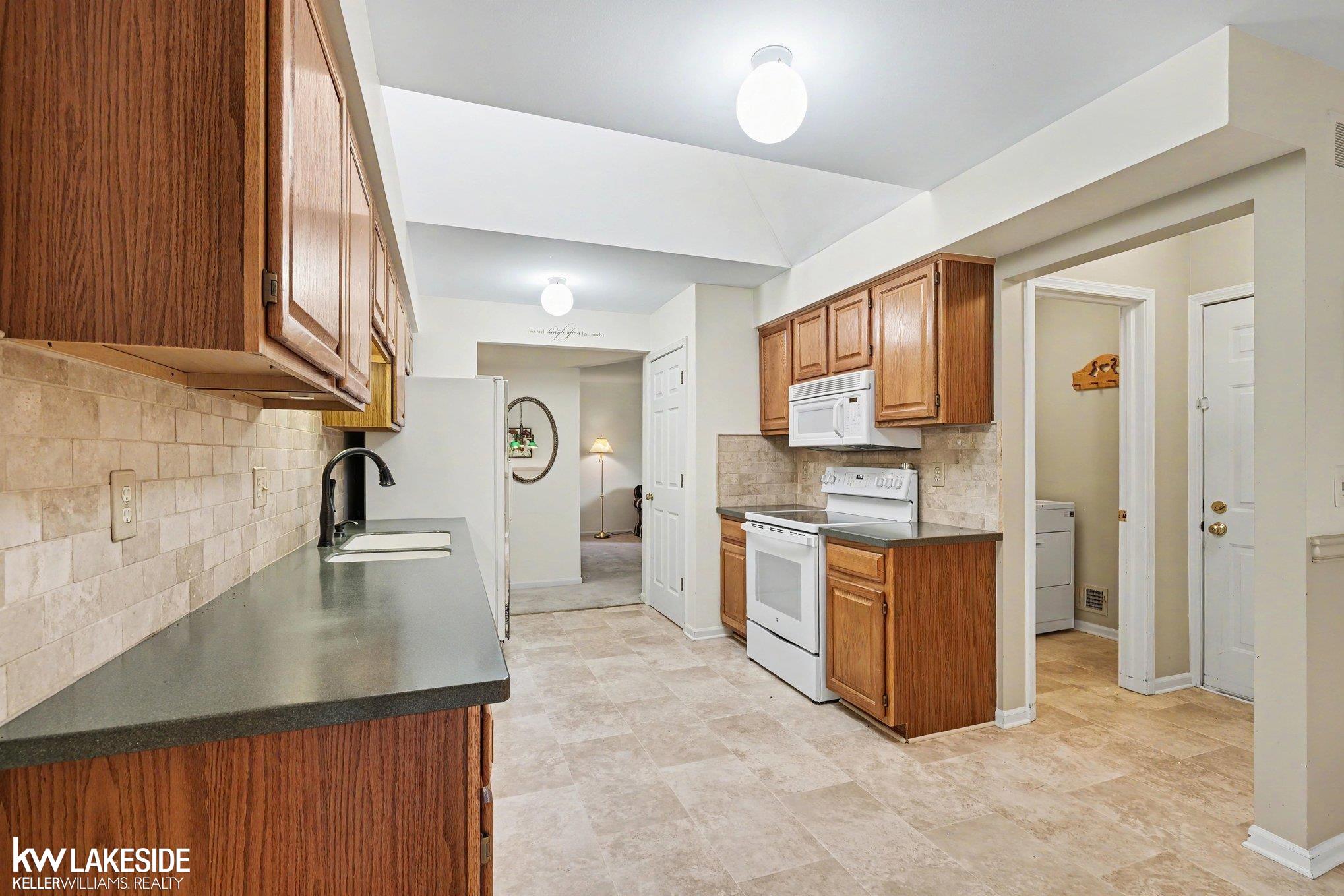 Photo 4 of Condo for sale at 41695 Berly Dr, Clinton Township, MI 48038 | MLS# 58050225383 | Listing updated on 2026-10-21