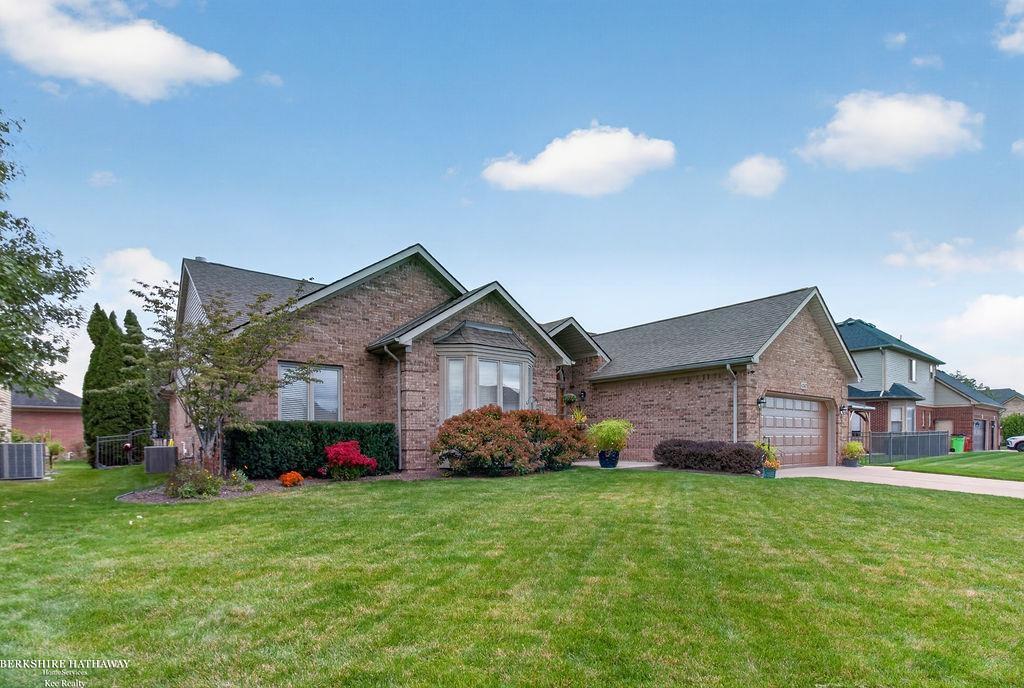 Photo 3 of Single family home for sale at 47857 Kent Dr, Macomb, MI 48044 | MLS# 58050225386 | Listing updated on 2026-10-21