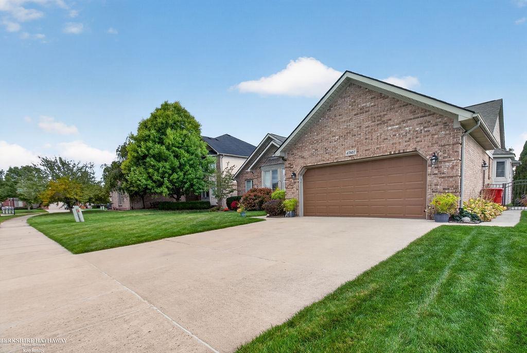 Photo 4 of Single family home for sale at 47857 Kent Dr, Macomb, MI 48044 | MLS# 58050225386 | Listing updated on 2026-10-21
