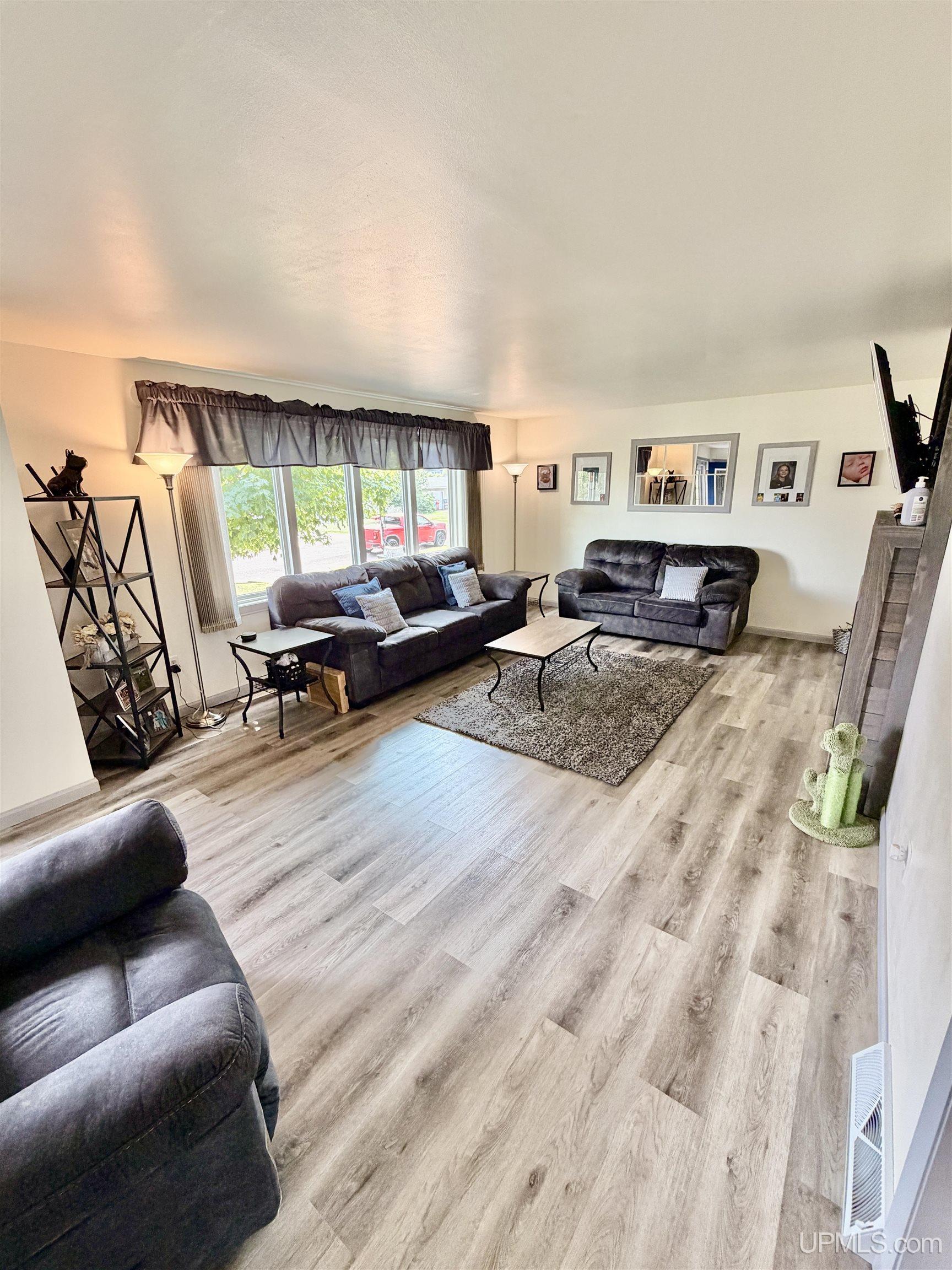 Photo 2 of Single family home for sale at 1770 Glenwood Ln, Ishpeming, MI 49849 | MLS# 50225393 | Listing updated on 2026-10-21