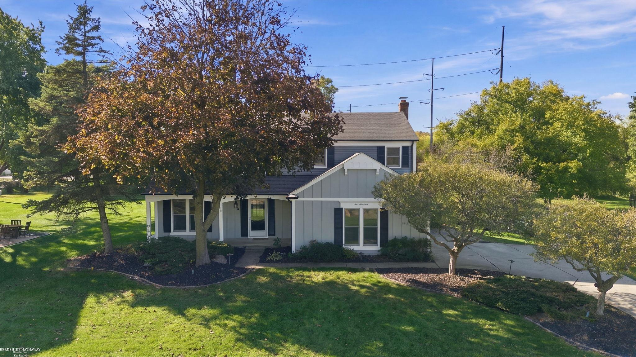 Photo 3 of Single family home for sale at 1017 Barneswood Ln, Rochester Hills, MI 48306 | MLS# 58050225454 | Listing updated on 2026-10-20