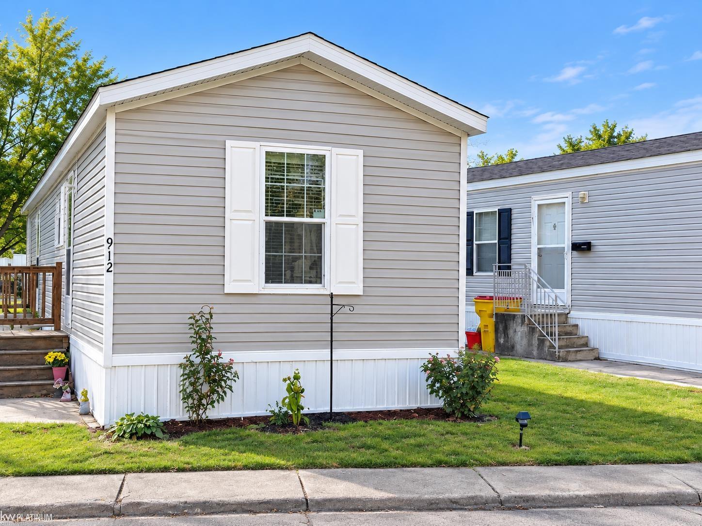 Single family home for sale at 912 Cour Retta St, Warren, MI 48091 | MLS# 58050225477