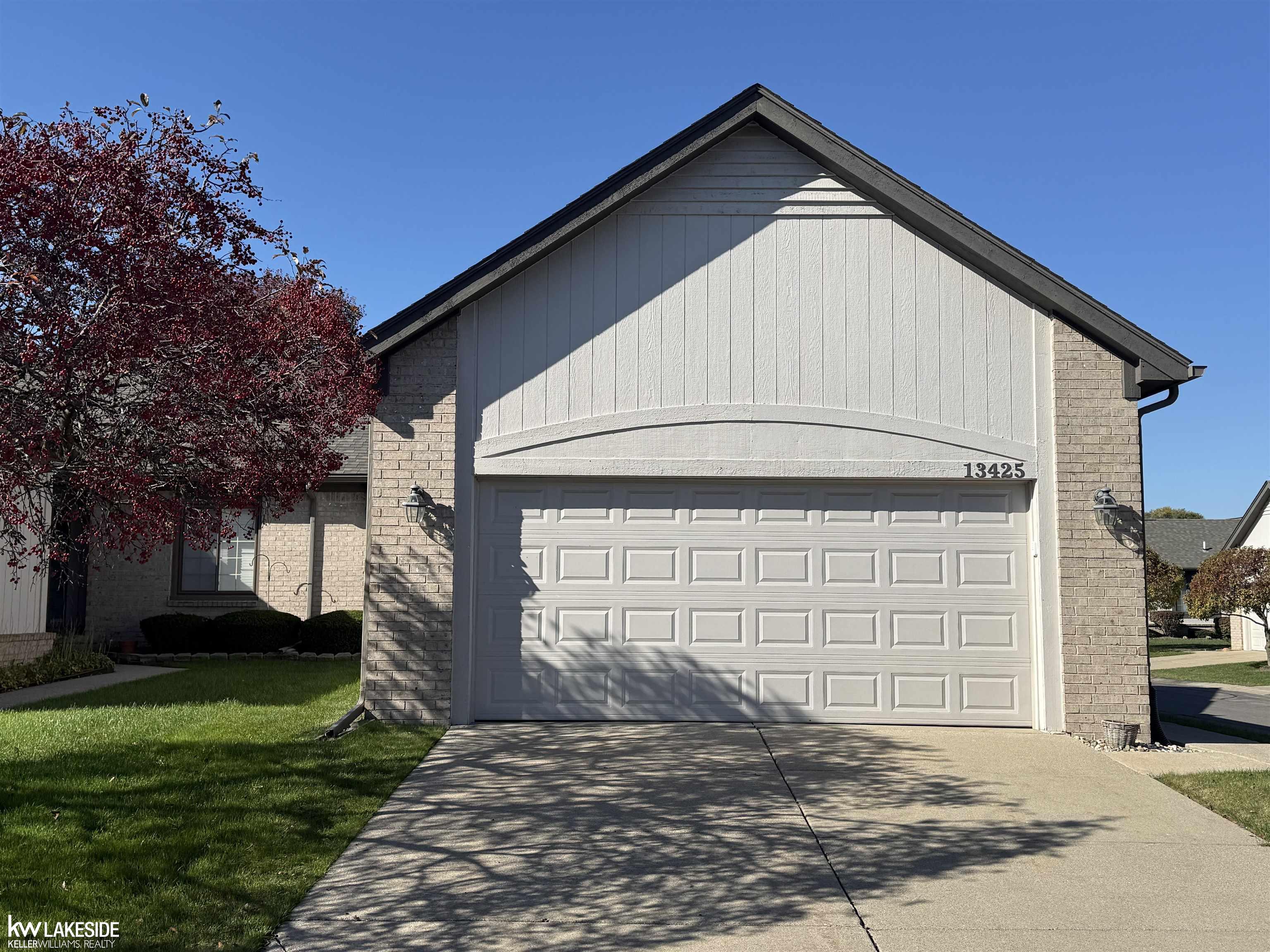 13425 Highland Circle