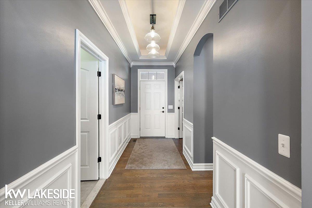 Photo 3 of Condo for sale at 609 Mountain Cir, Rochester Hills, MI 48306 | MLS# 50225623 | Listing updated on 2026-10-22