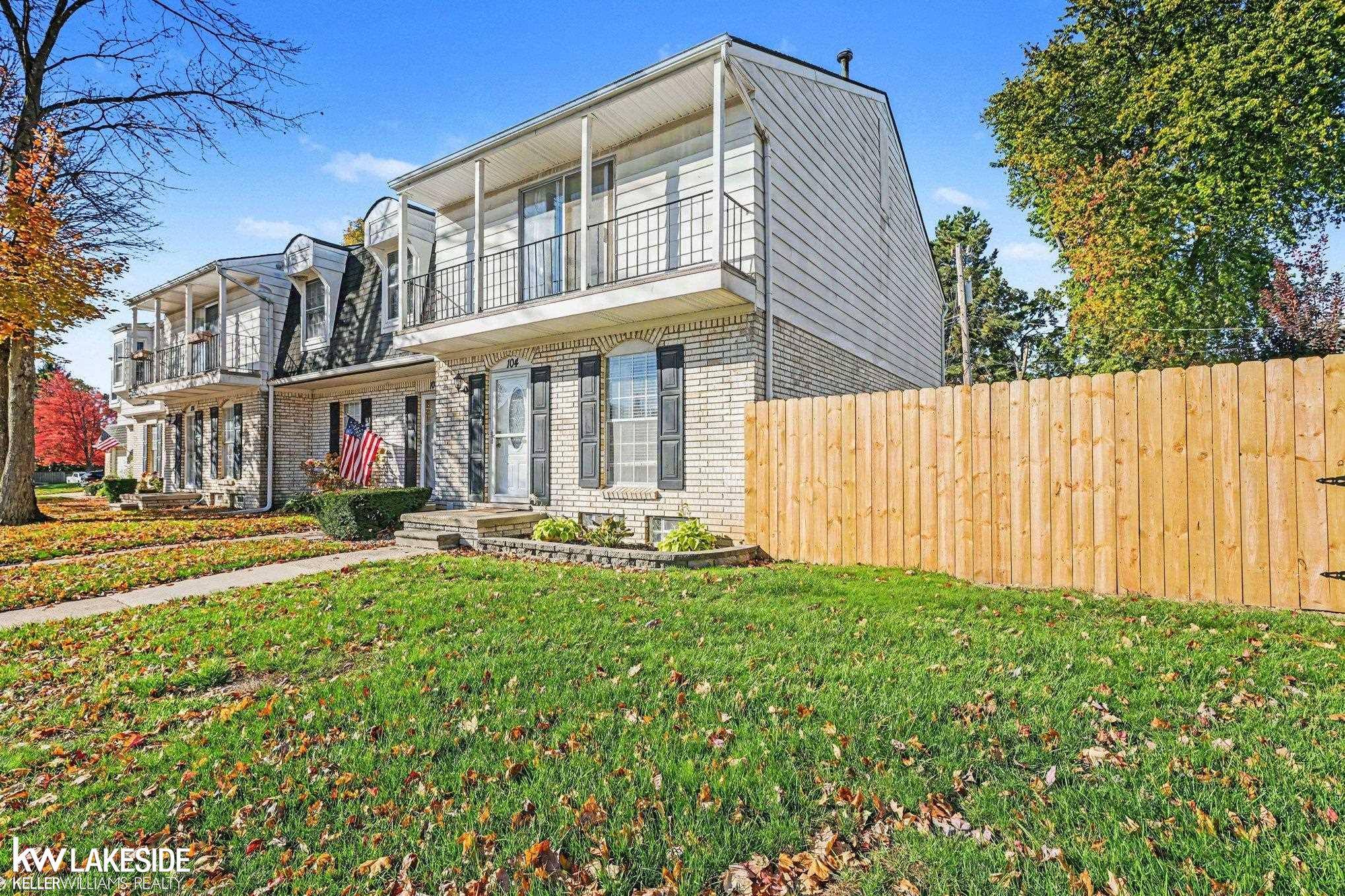Photo 3 of Condo for sale at 104 Stratford Ln, Rochester Hills, MI 48309 | MLS# 58050225643 | Listing updated on 2026-10-22