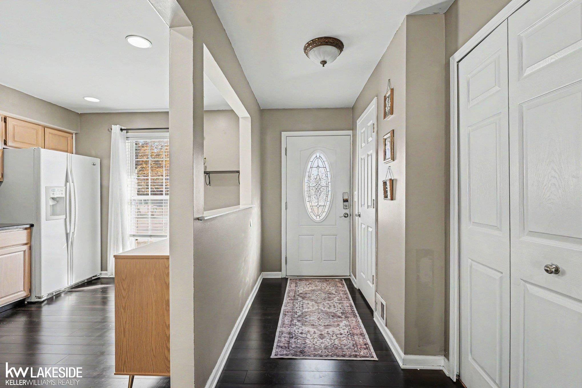 Photo 3 of Condo for sale at 104 Stratford Ln, Rochester Hills, MI 48309 | MLS# 58050225643 | Listing updated on 2026-10-22