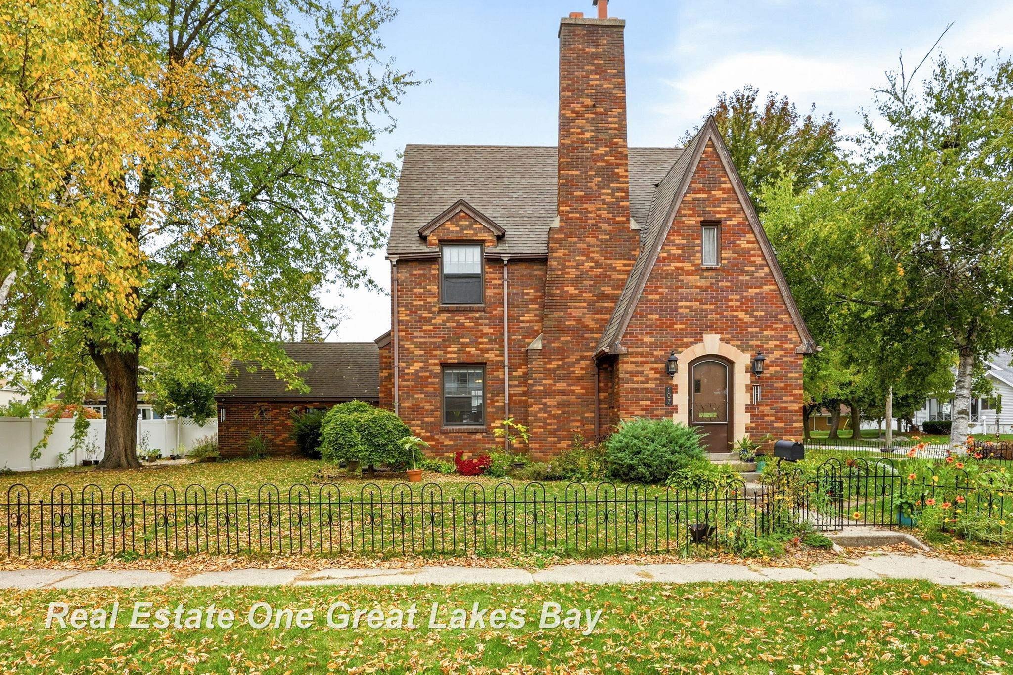 Photo 1 of Single family home for sale at 107 N Alp St, Bay City, MI 48706 | MLS# 50225754 | Listing updated on 2026-10-23