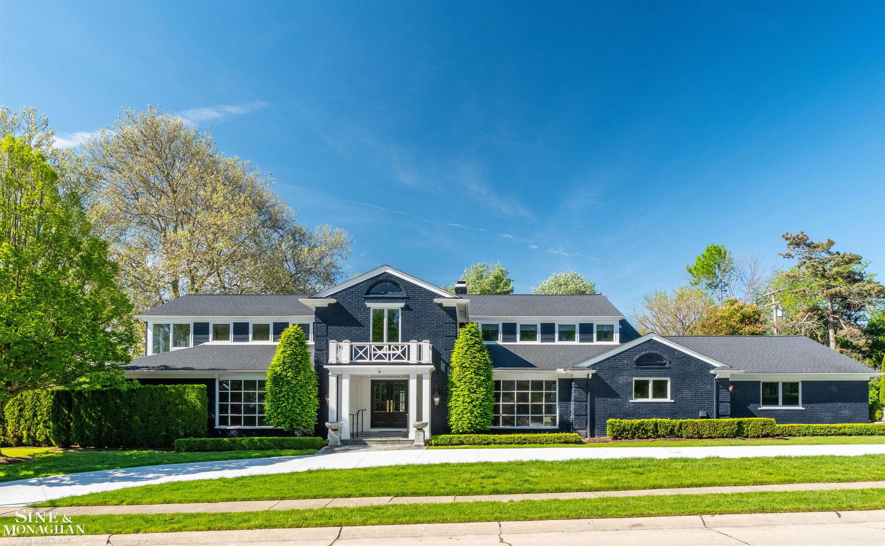 89 Lake Shore Rd