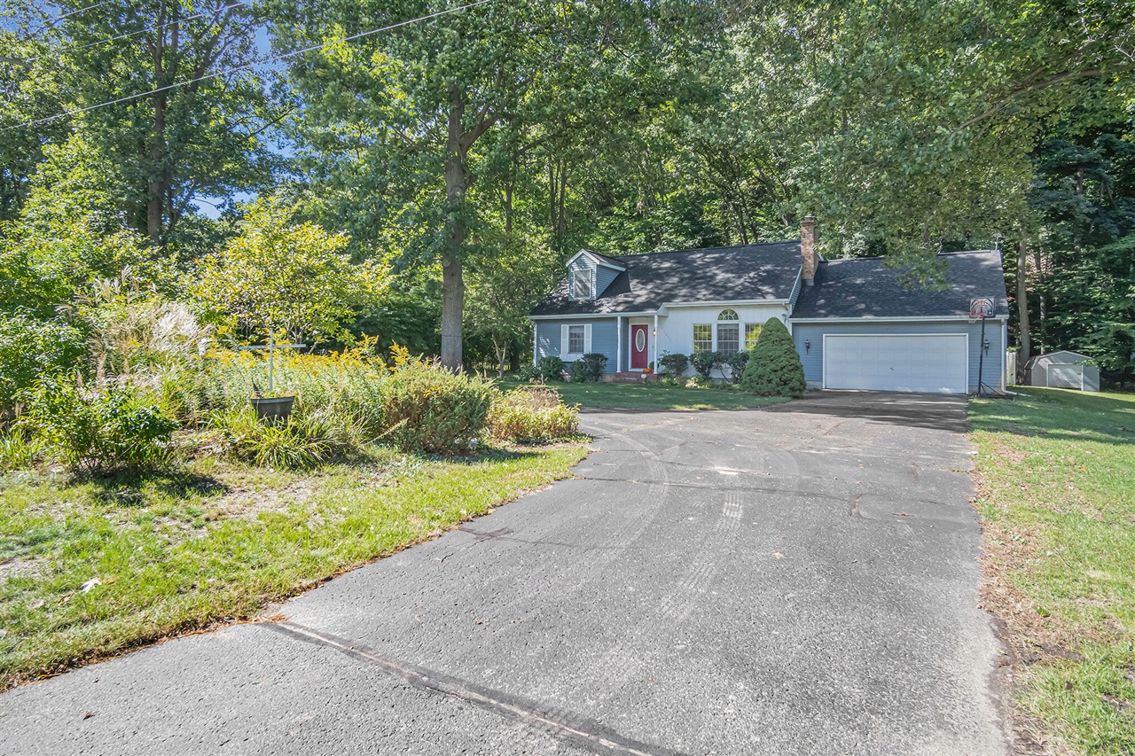 Photo 2 of Single Family Residence at 12637 Lakeshore Drive, Grand Haven, MI 49417 | MLS# 70284884 |  | Sold on 2023-01-20