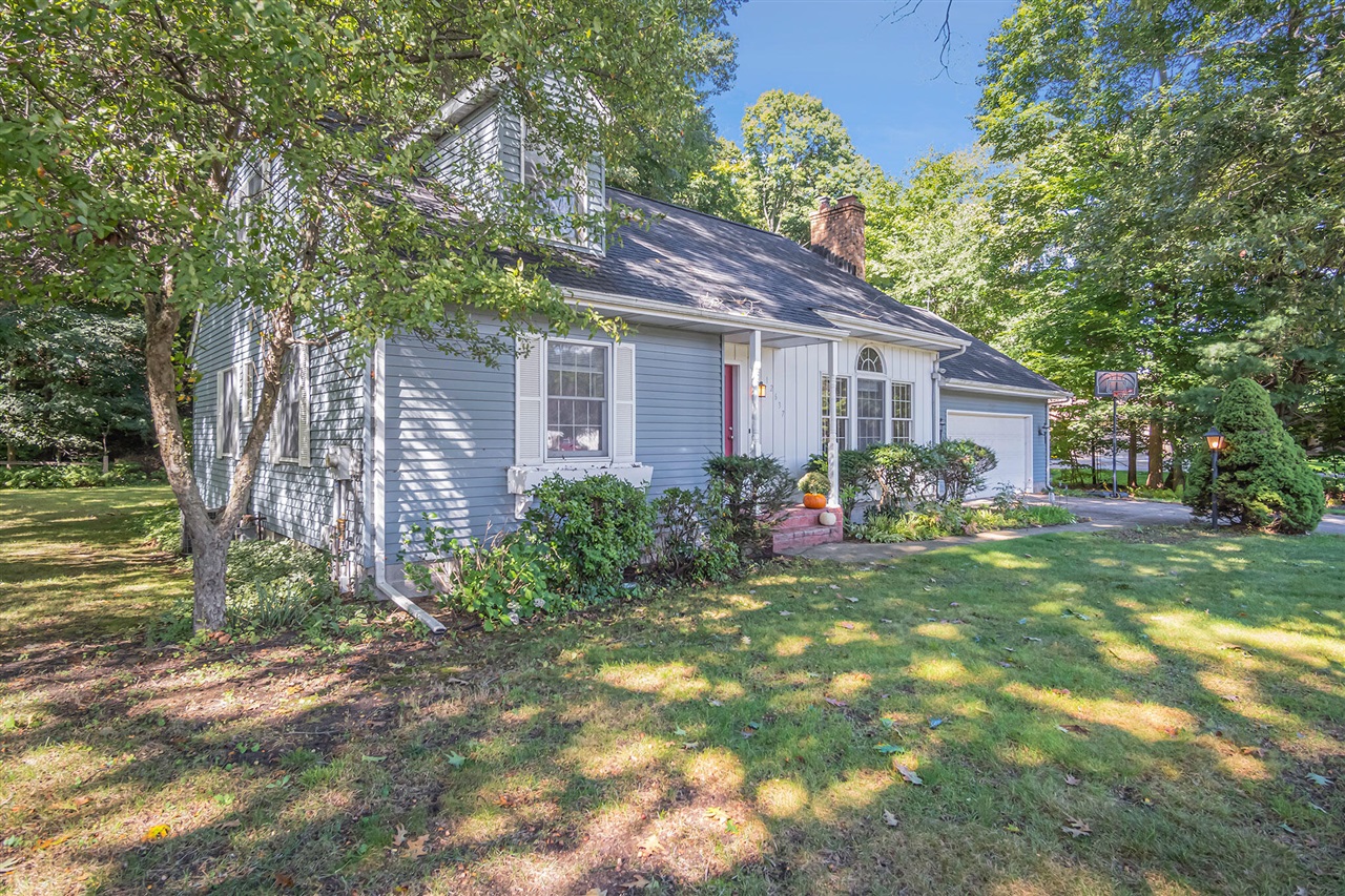 Photo 3 of Single Family Residence at 12637 Lakeshore Drive, Grand Haven, MI 49417 | MLS# 70284884 |  | Sold on 2023-01-20